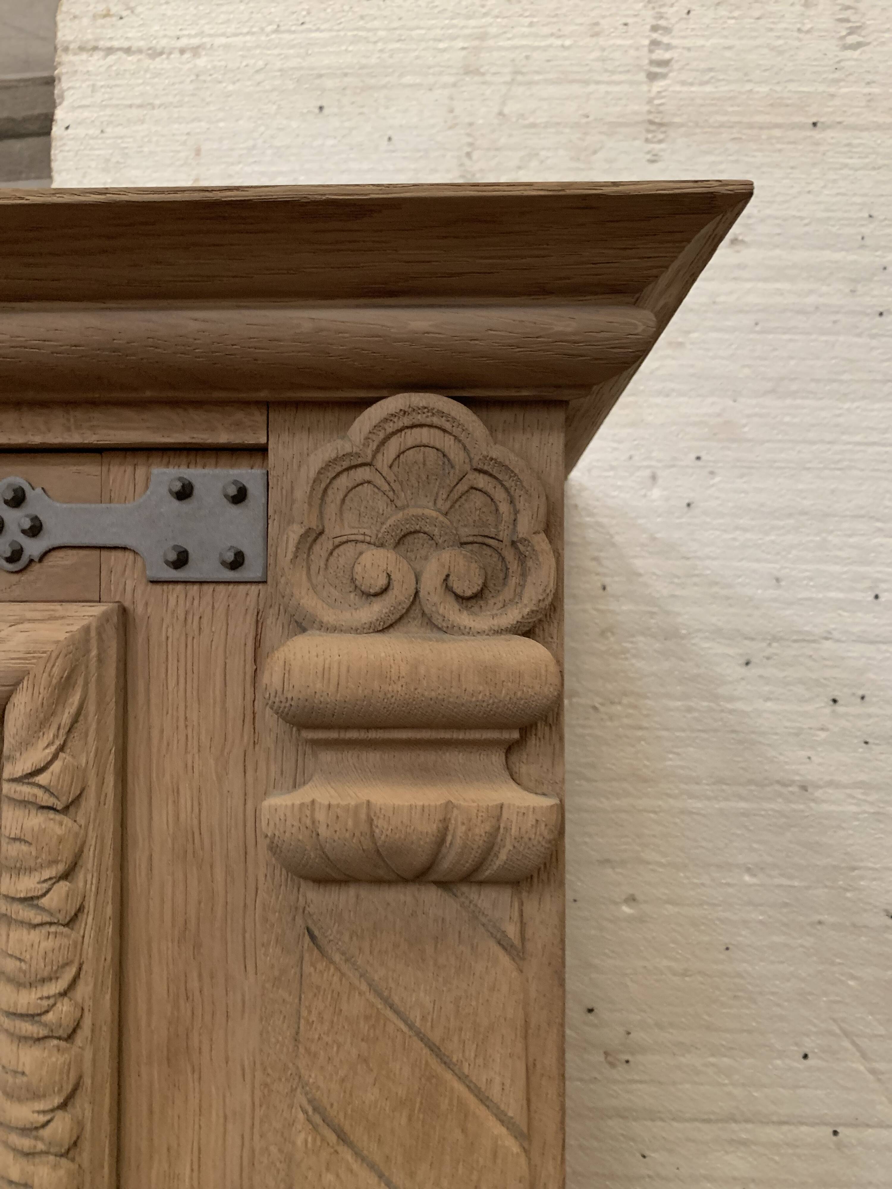 Renaissance style sideboard in solid oak XX century