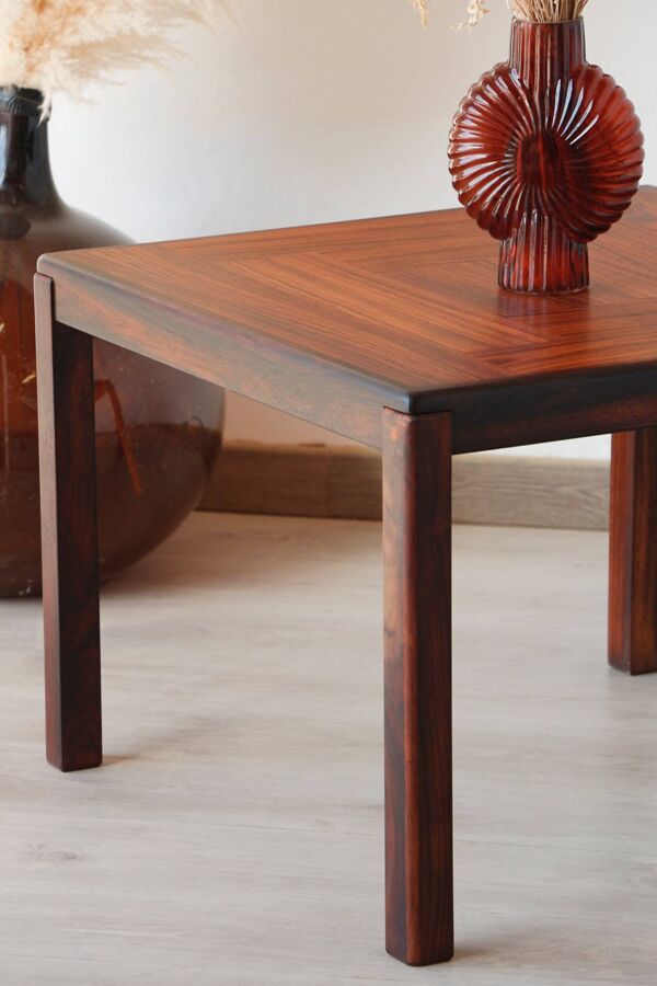Table d’appoint carrée en palissandre – Henning Kjaernulf pour Vejle Stole