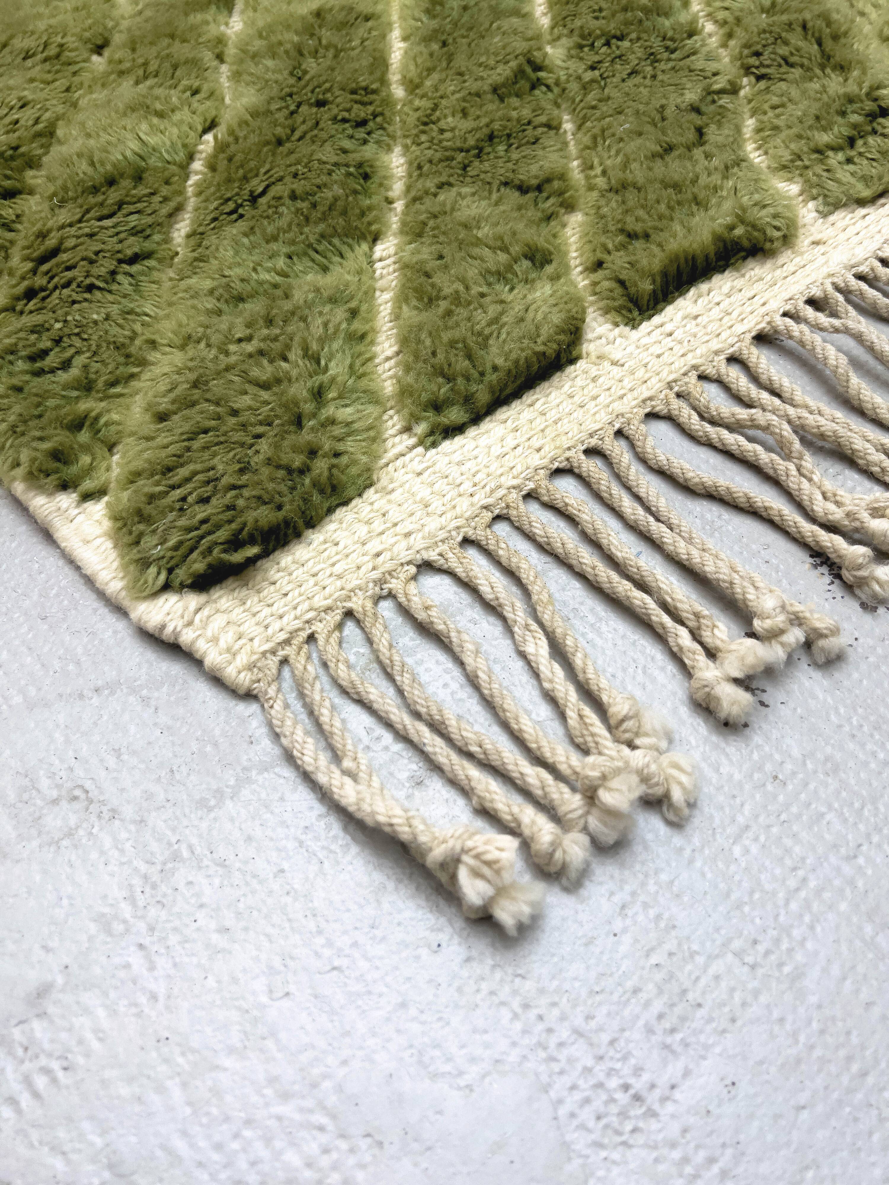 Tapis berbère marocain M'rirt bicolore vert 2,91x2,04m