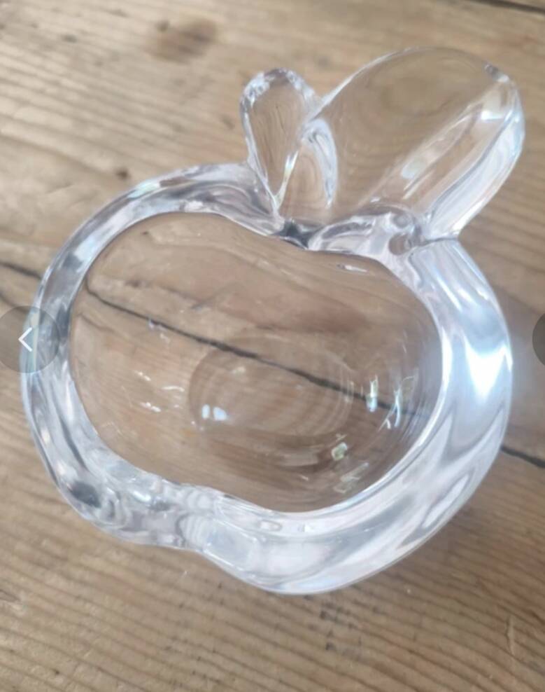 Set of 2 crystal ashtrays in apple and pear shapes.