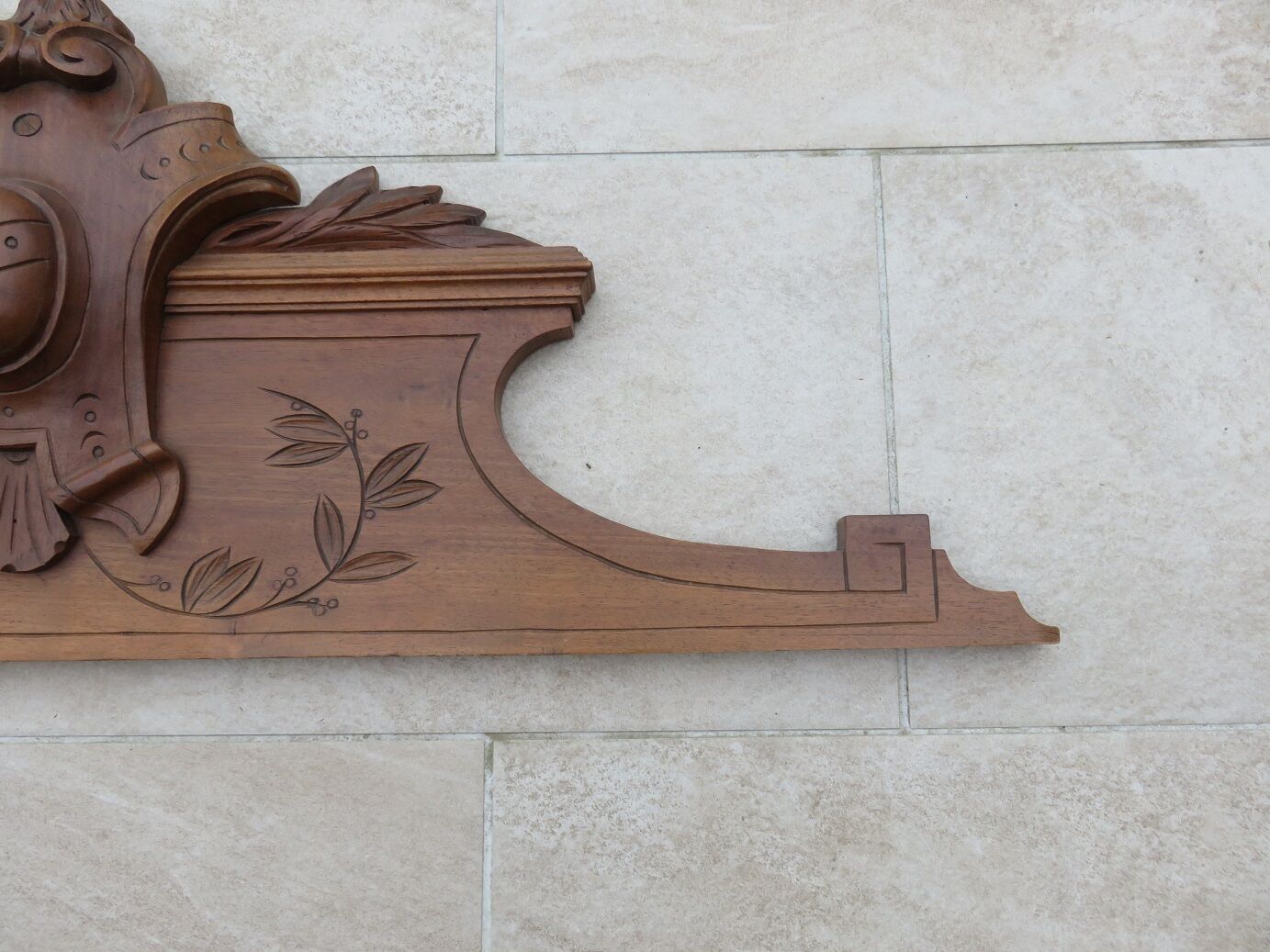Pediment Walnut
