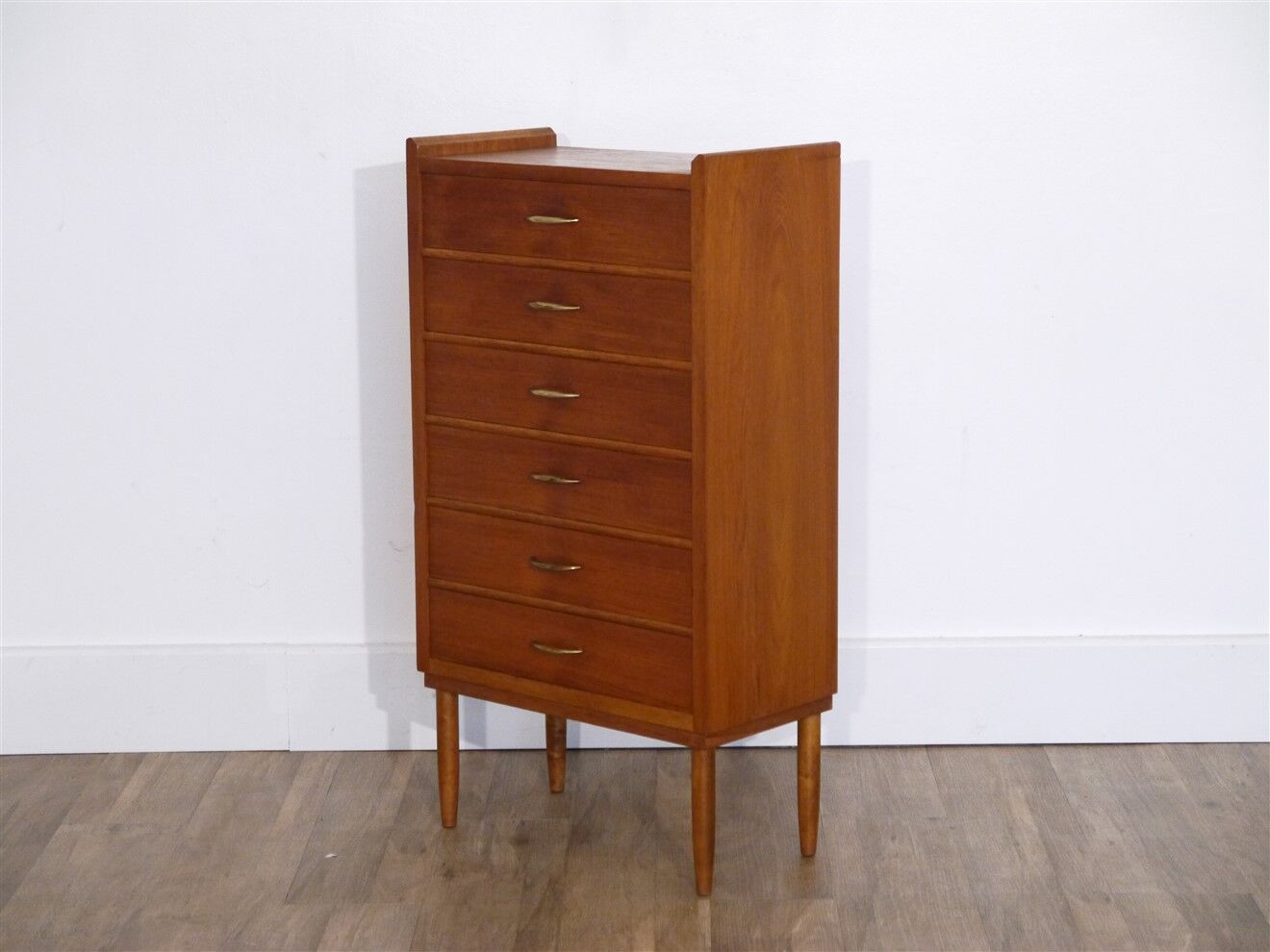 Vintage dresser 1960