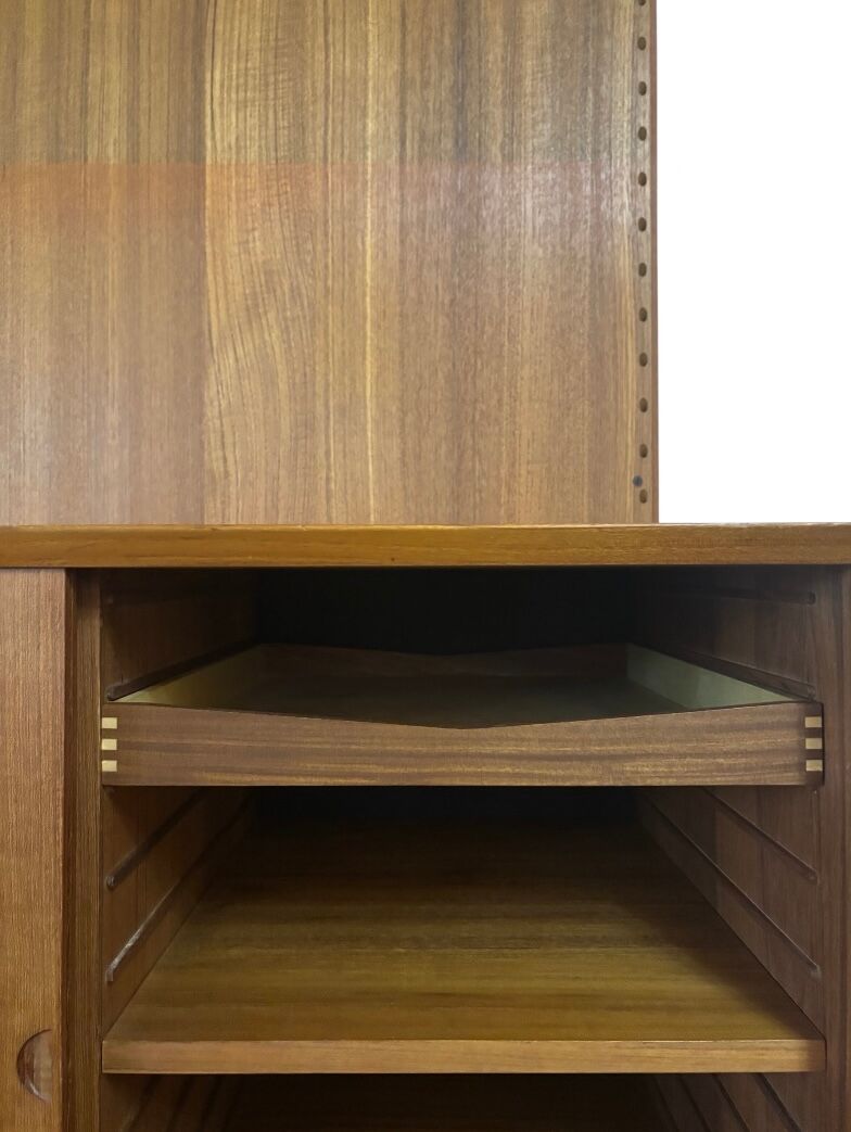 Wall system by Poul Cadovius (1959)