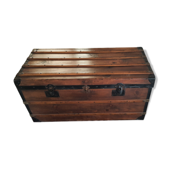 Flat trunk