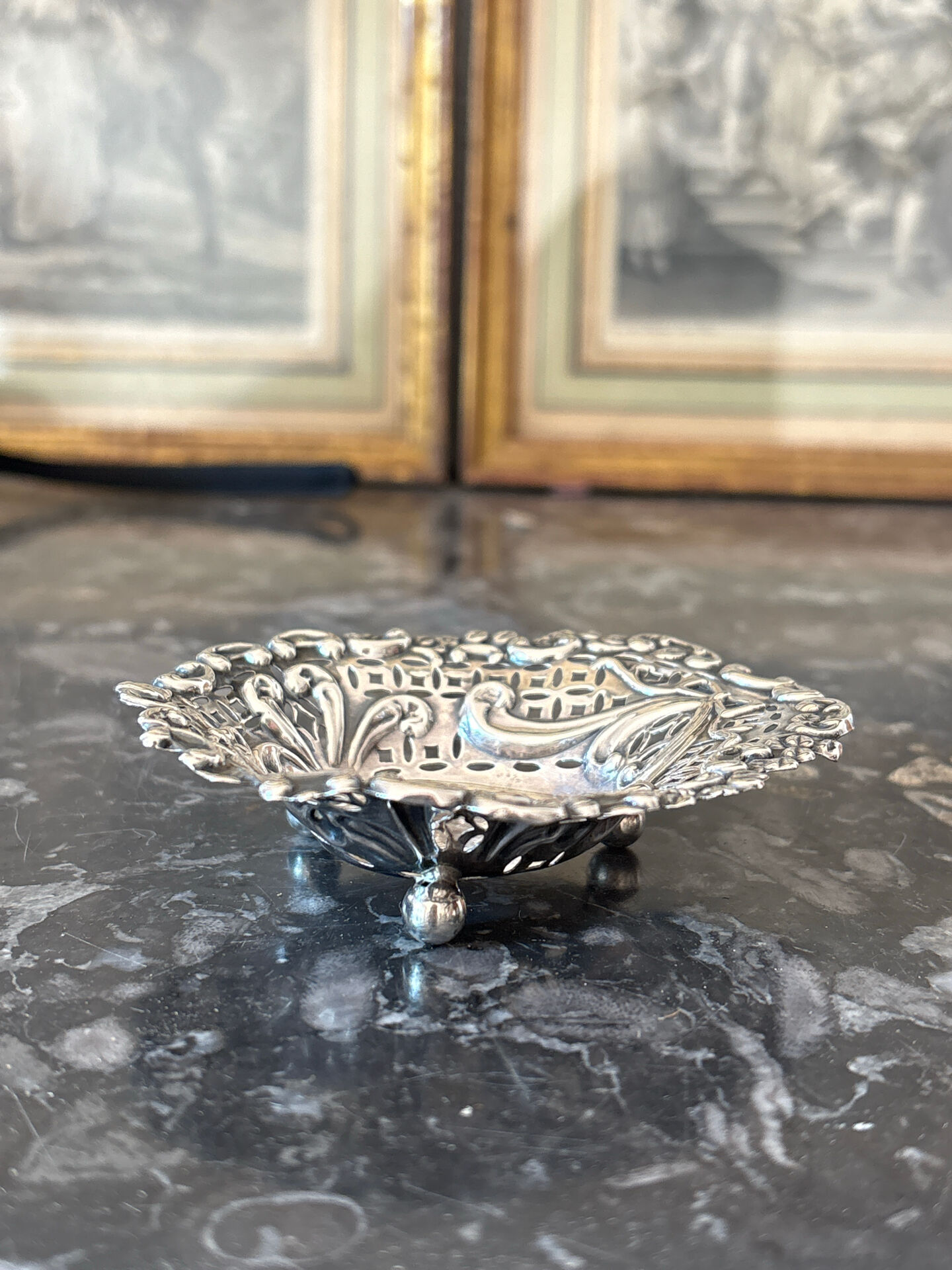 Openwork heart-shaped bowl in solid silver – Rococo style