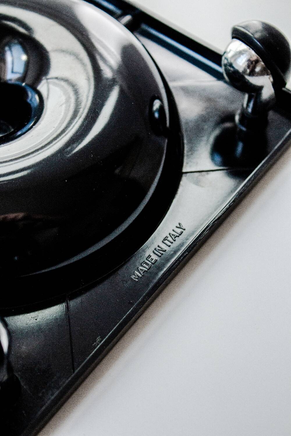 Cendrier Trotter par Renzo Mori