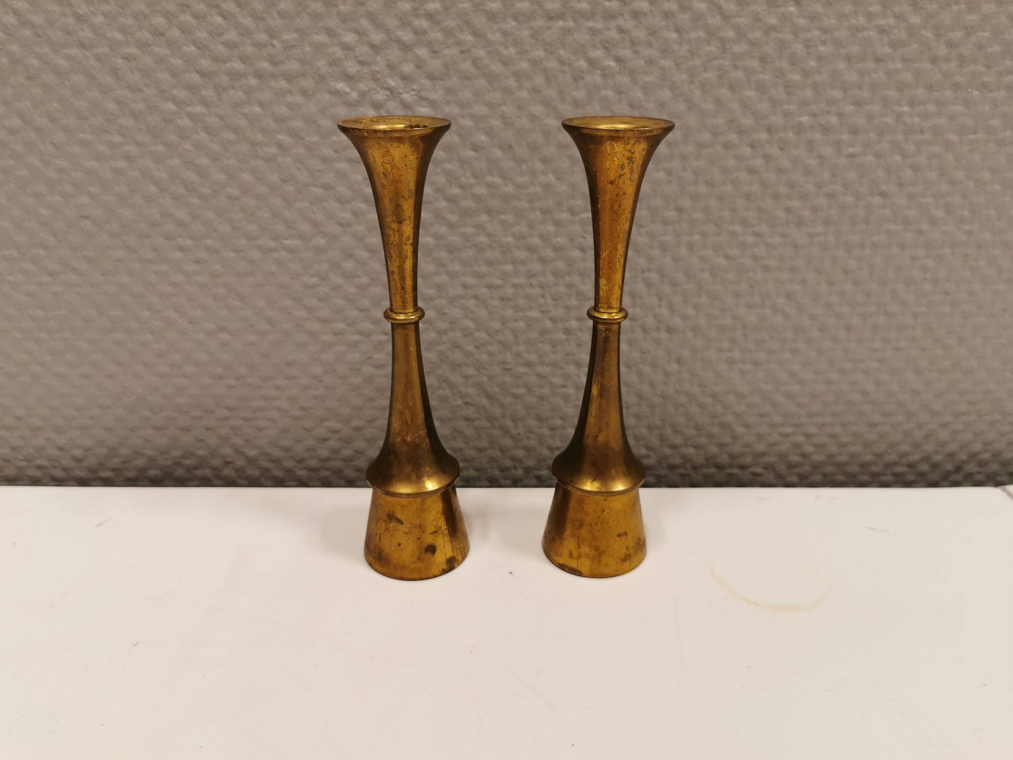 A set of beautiful candlesticks in solid brass.
