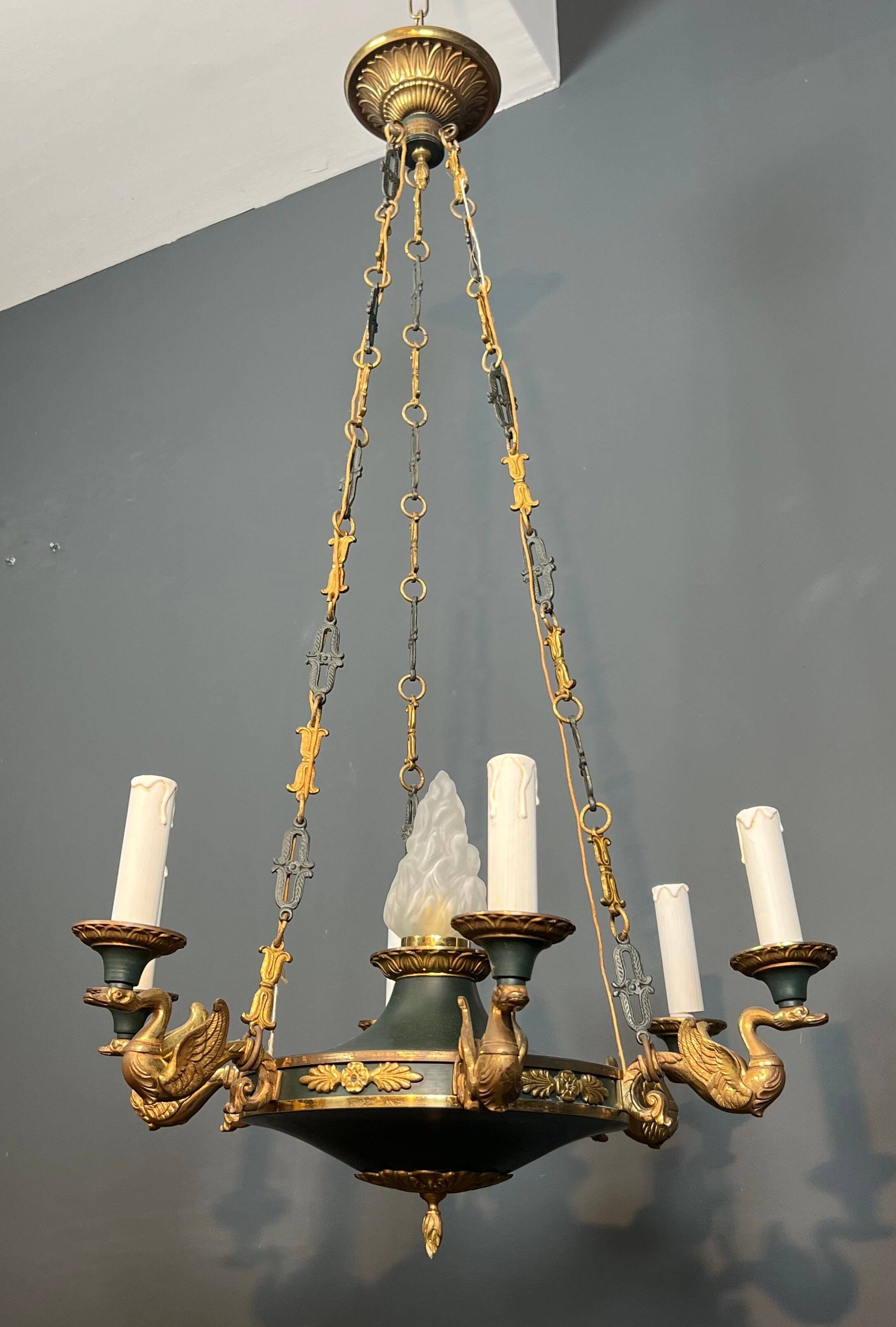 Lustre de style Empire en bronze, tôle verte et flamme en verre moulé