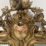Miroir de style Louis XV en bois et stuc doré XIX siècle