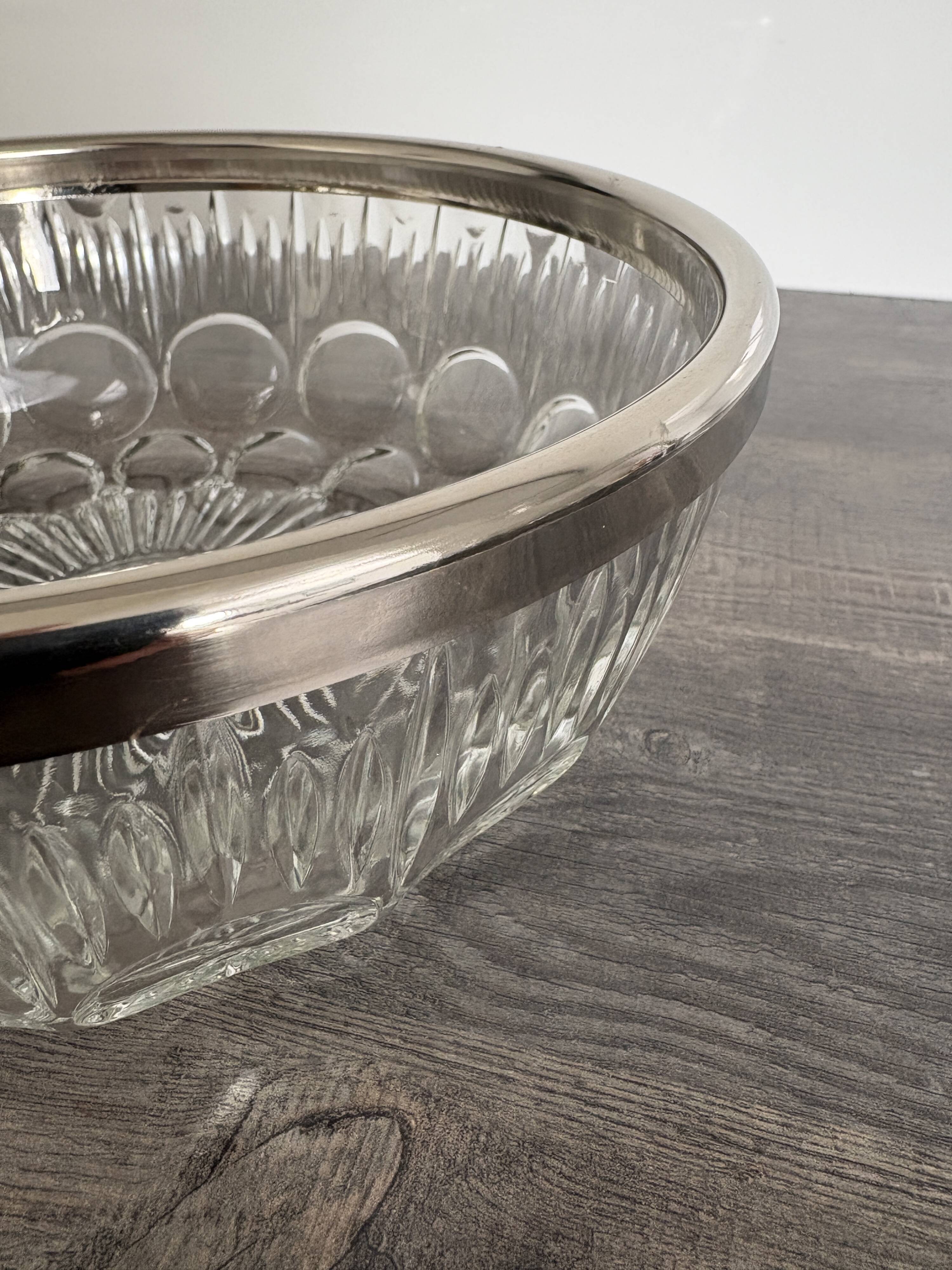 Vintage salad bowl in moulded glass and silver-plated metal.