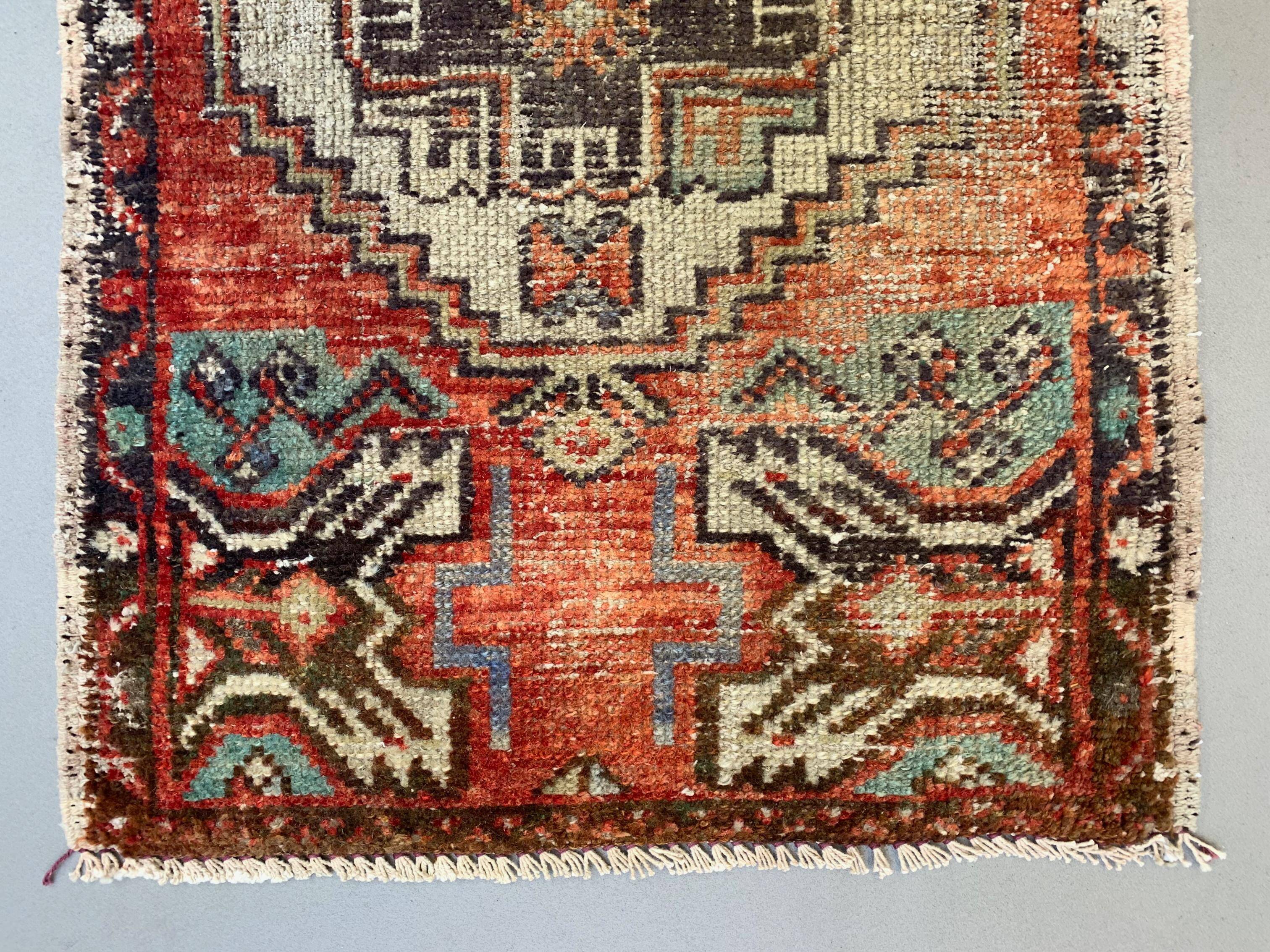 Small Vintage Turkish Rug 82x53 cm, Short Runner, Tribal, Shabby, Mini Carpet