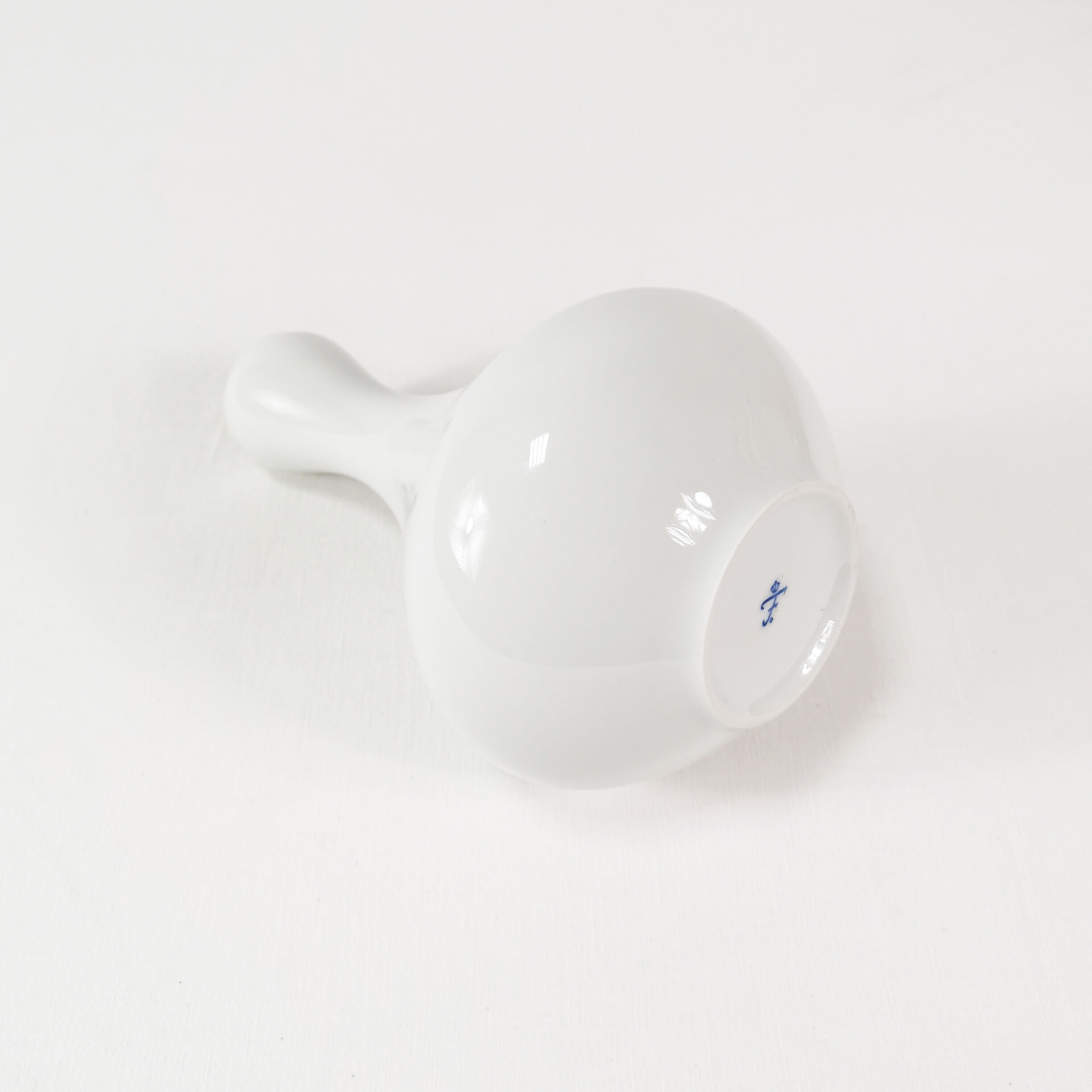 Minimalist porcelain vase, Furstenberg, Germany, 1960s