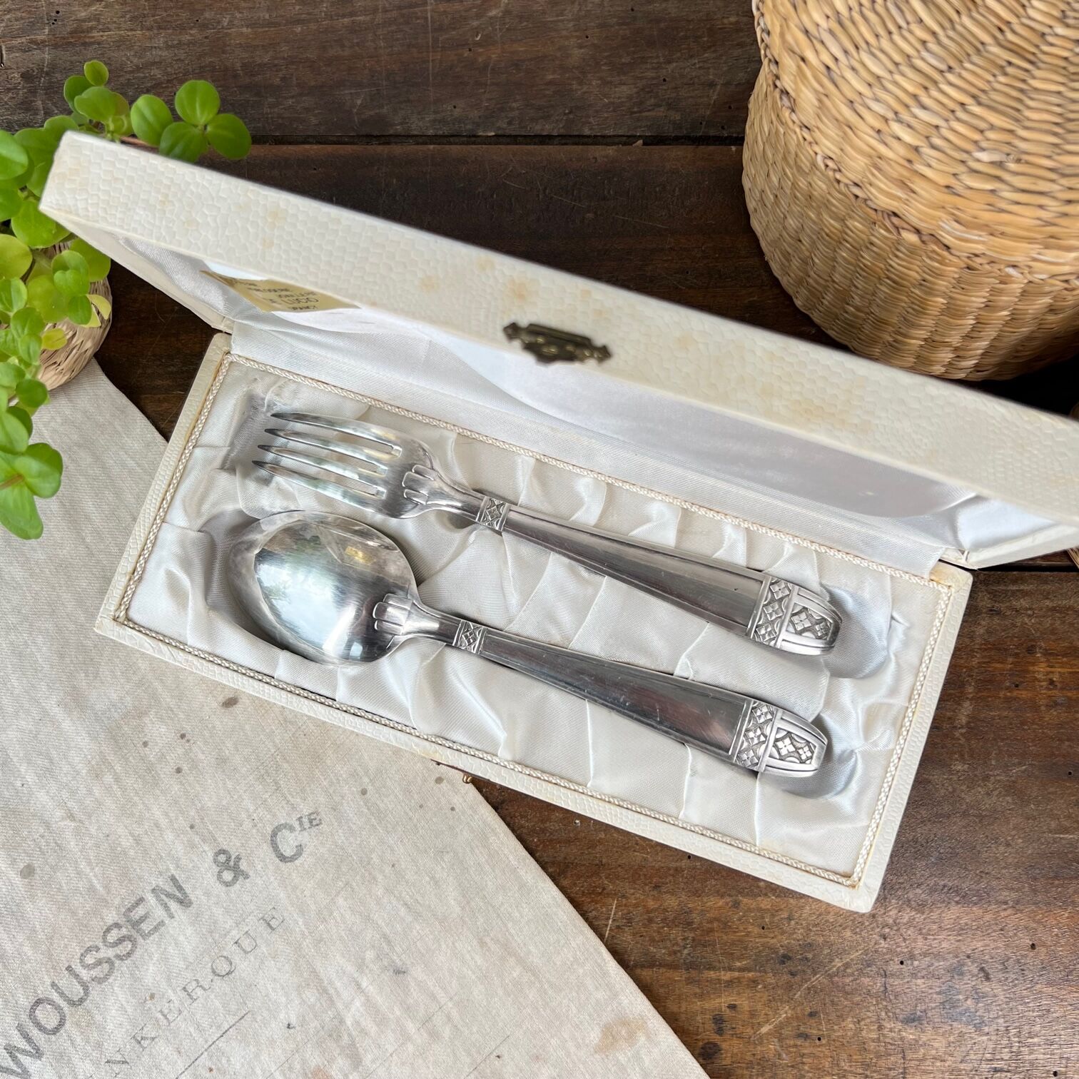 Antique silvered metal cutlery 84 g