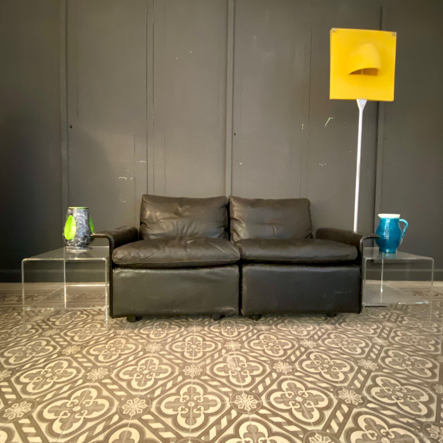 Pair of sofa pieces in plexiglass 1970/1980