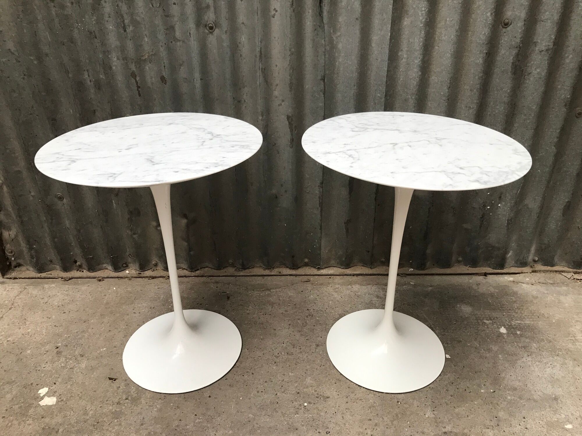 Pair of pedestals by Knoll international design Eero Saarien 1970