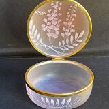 Enamelled candy maker