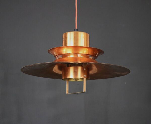 Lampe design scandinave du milieu du siècle par Vitrika   style cuivre massif noir   années 1960   Scandinave