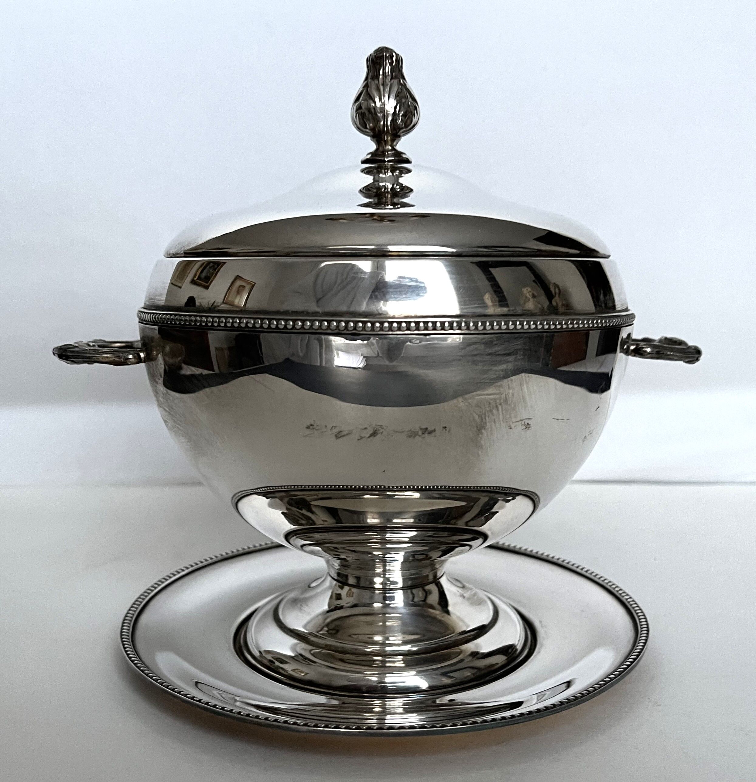 Silver metal ice bucket