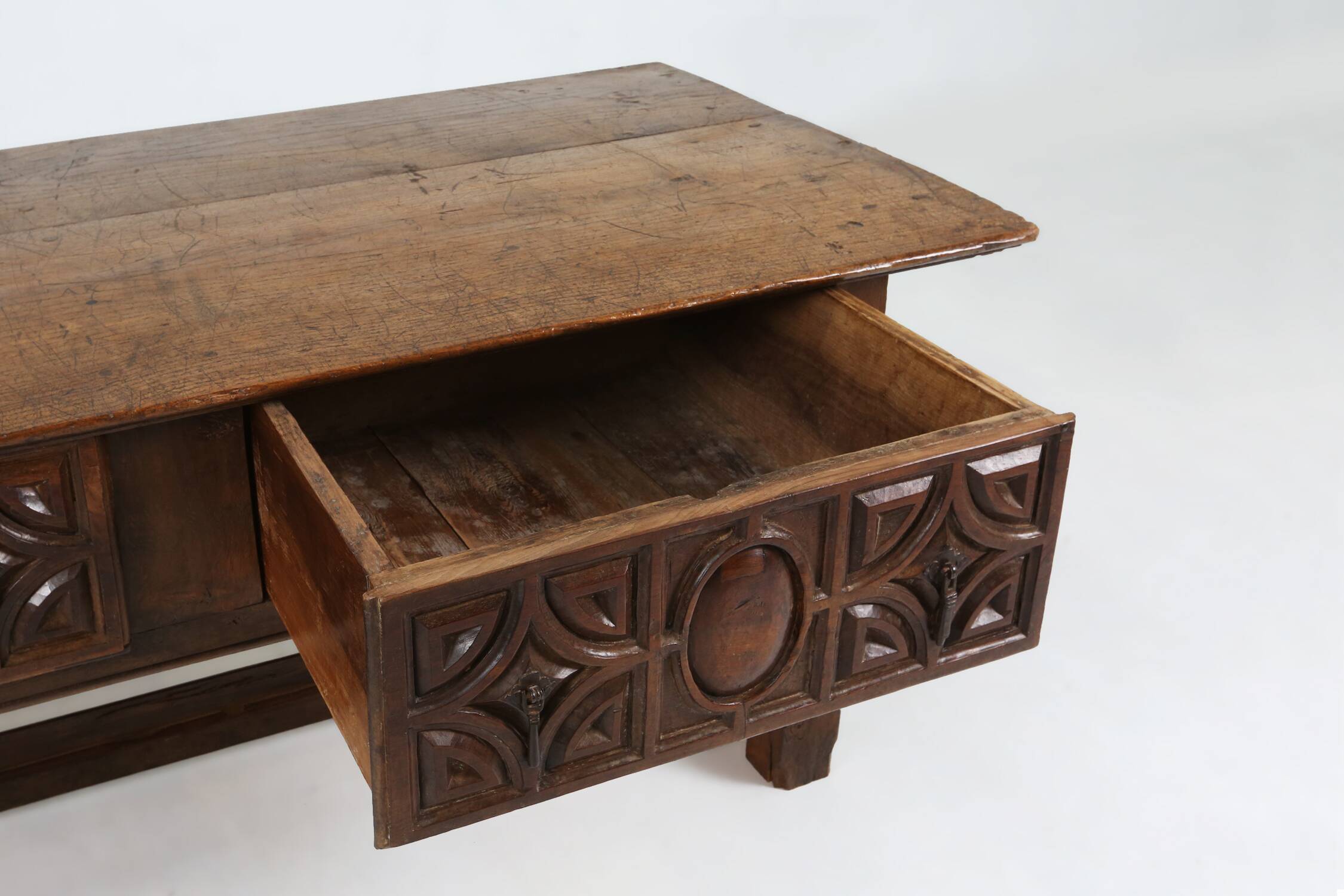 Antique Spanish console table in oak wood, with 2 large drawers from the 18th century.