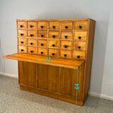 Filing cabinet with a vintage 60 'retractable top