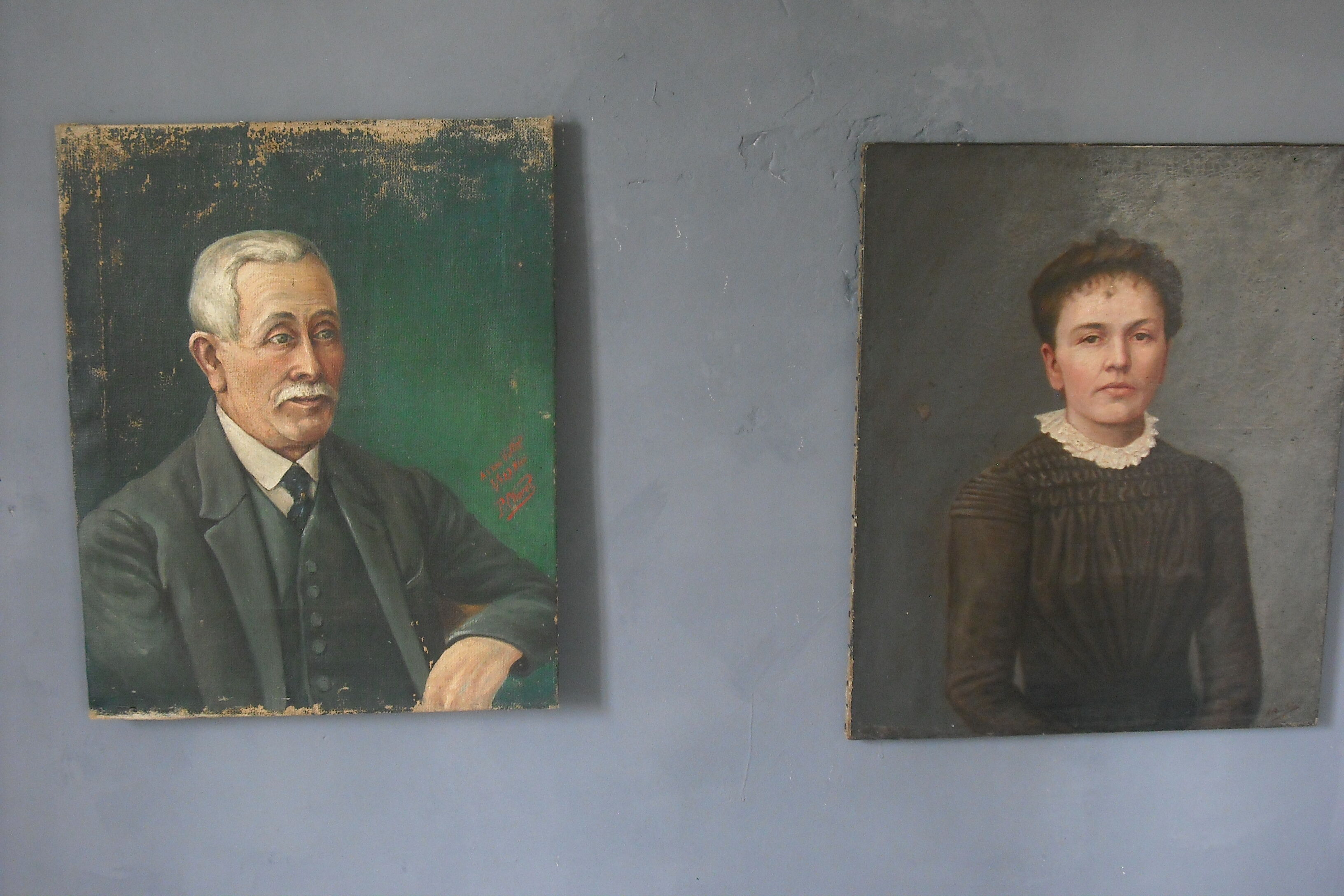 Portrait signed 63 / 50