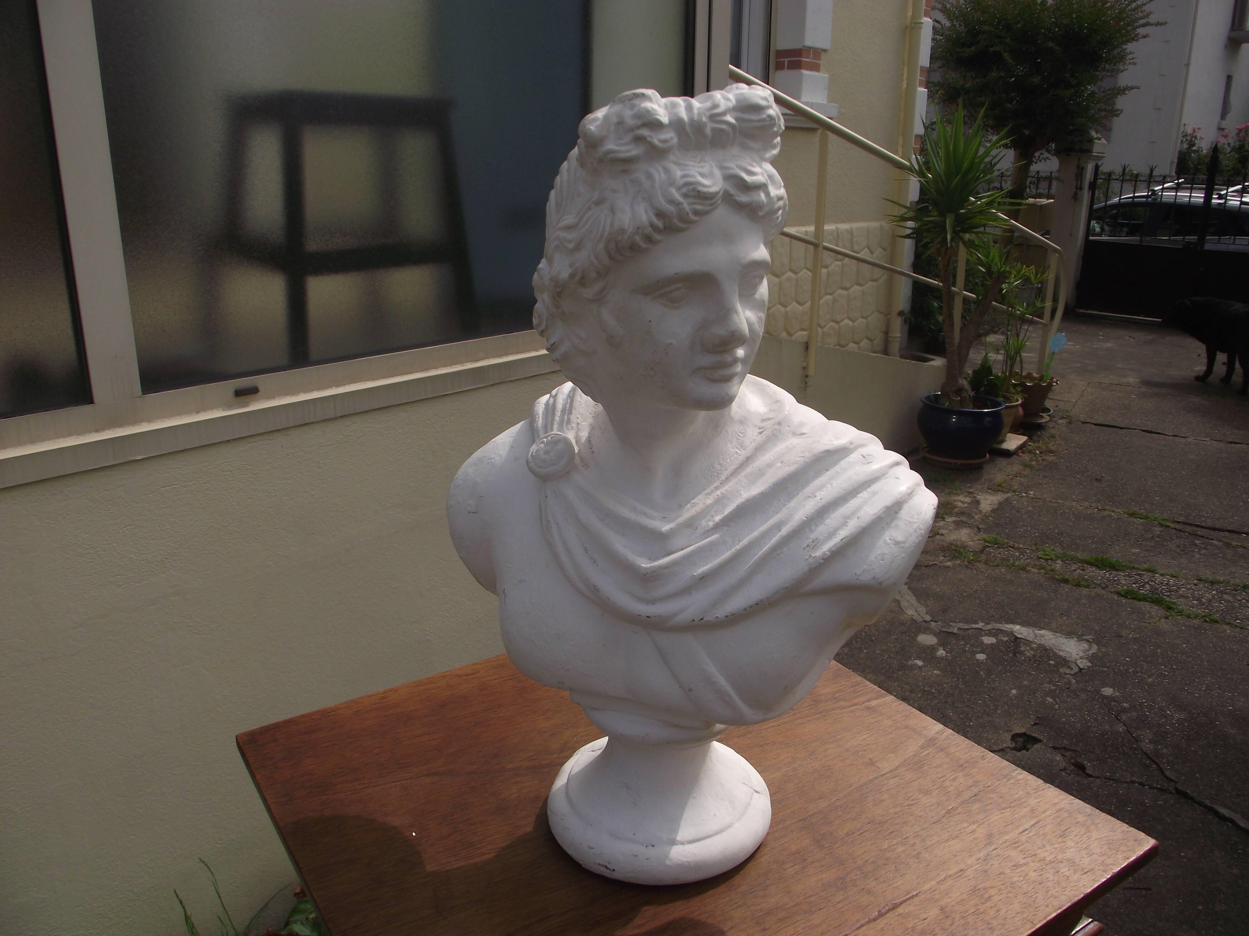 Solid walnut column late 19th early 20th