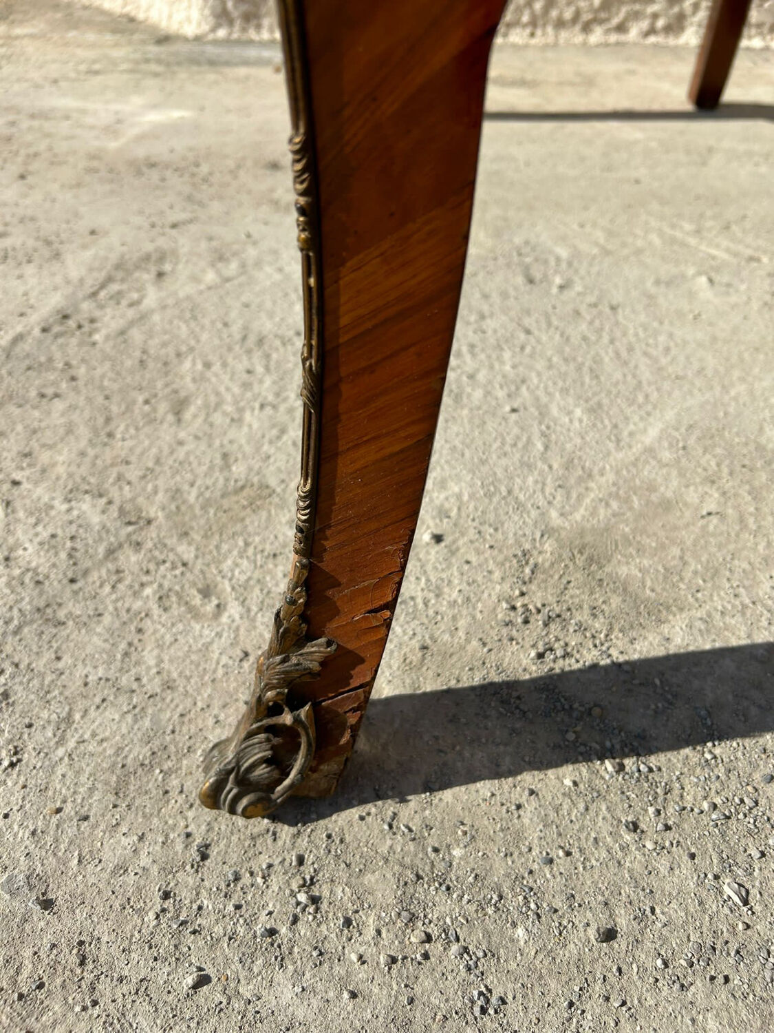 Rosewood chest of drawers