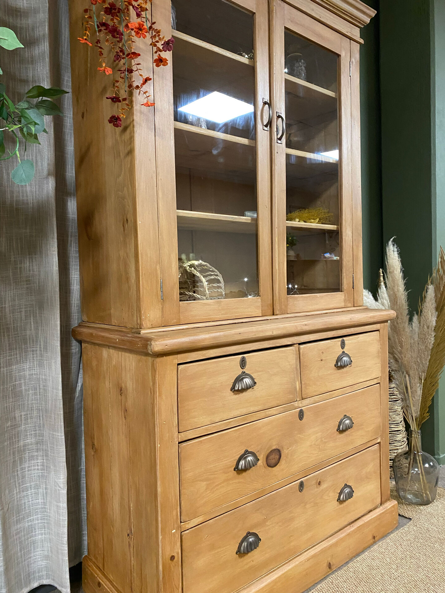 Vaisselier , vitrine 