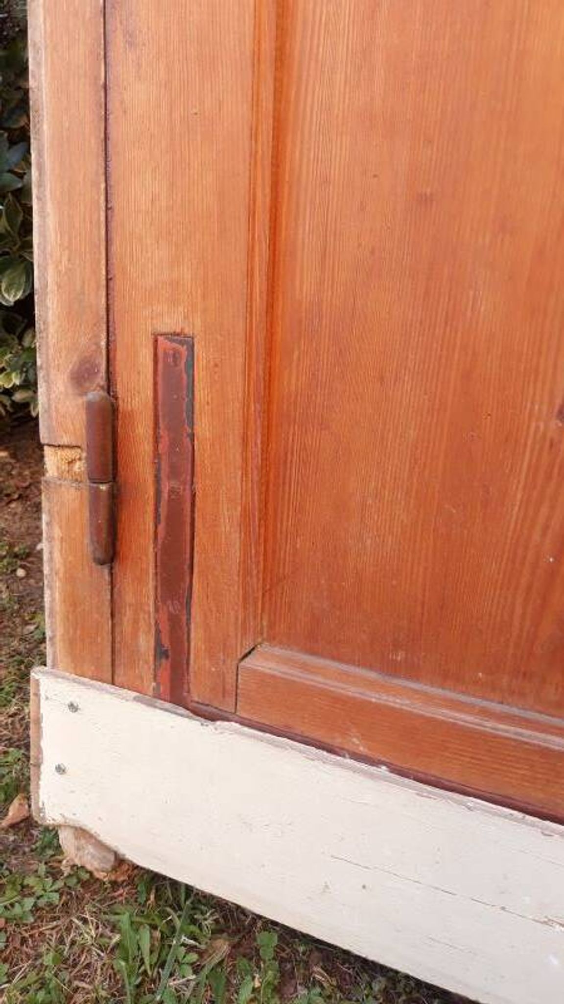 Porte d'entrée et son cadre imposte en verre translucide, début XXème