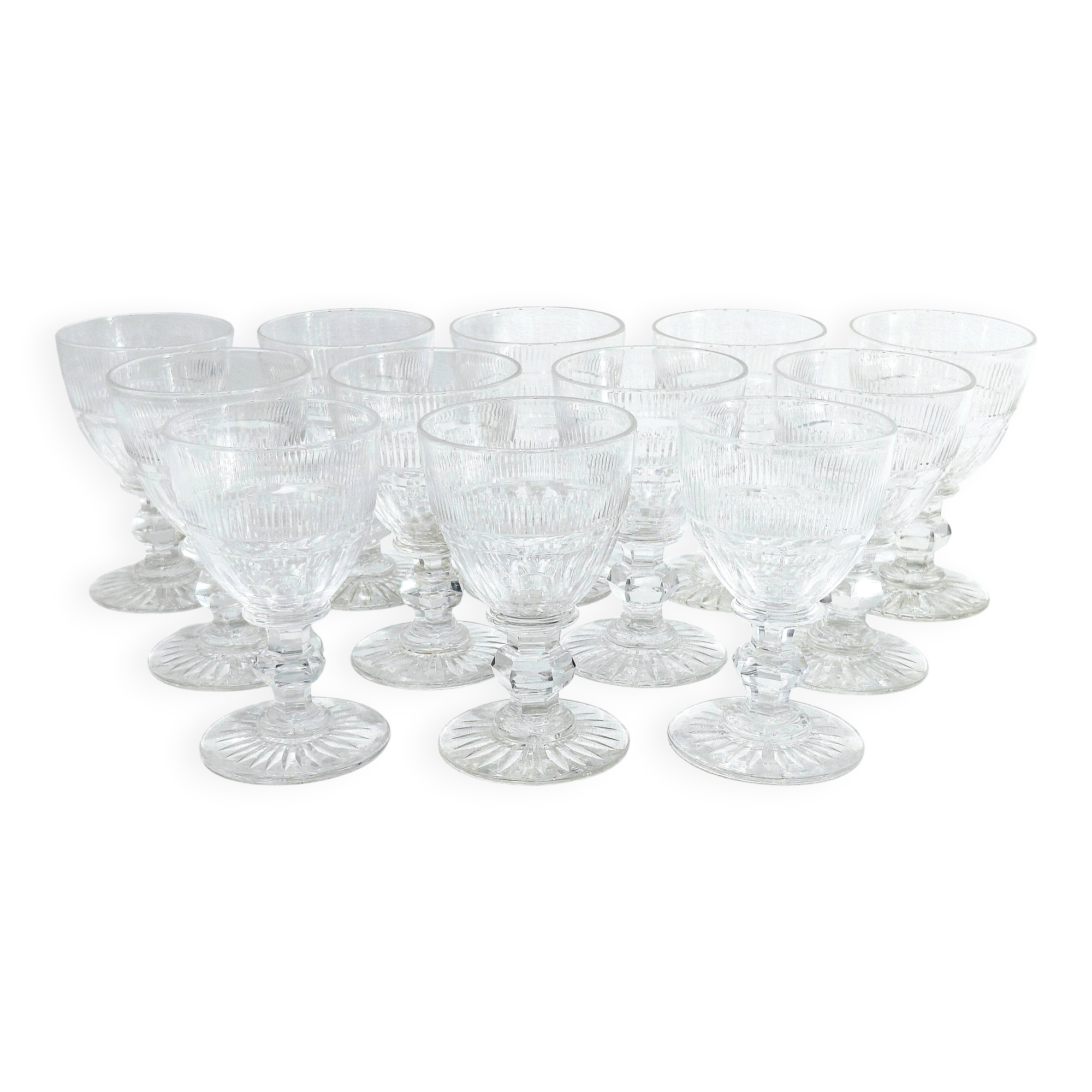 Baccarat - 12 white wine glasses catalogue 1841