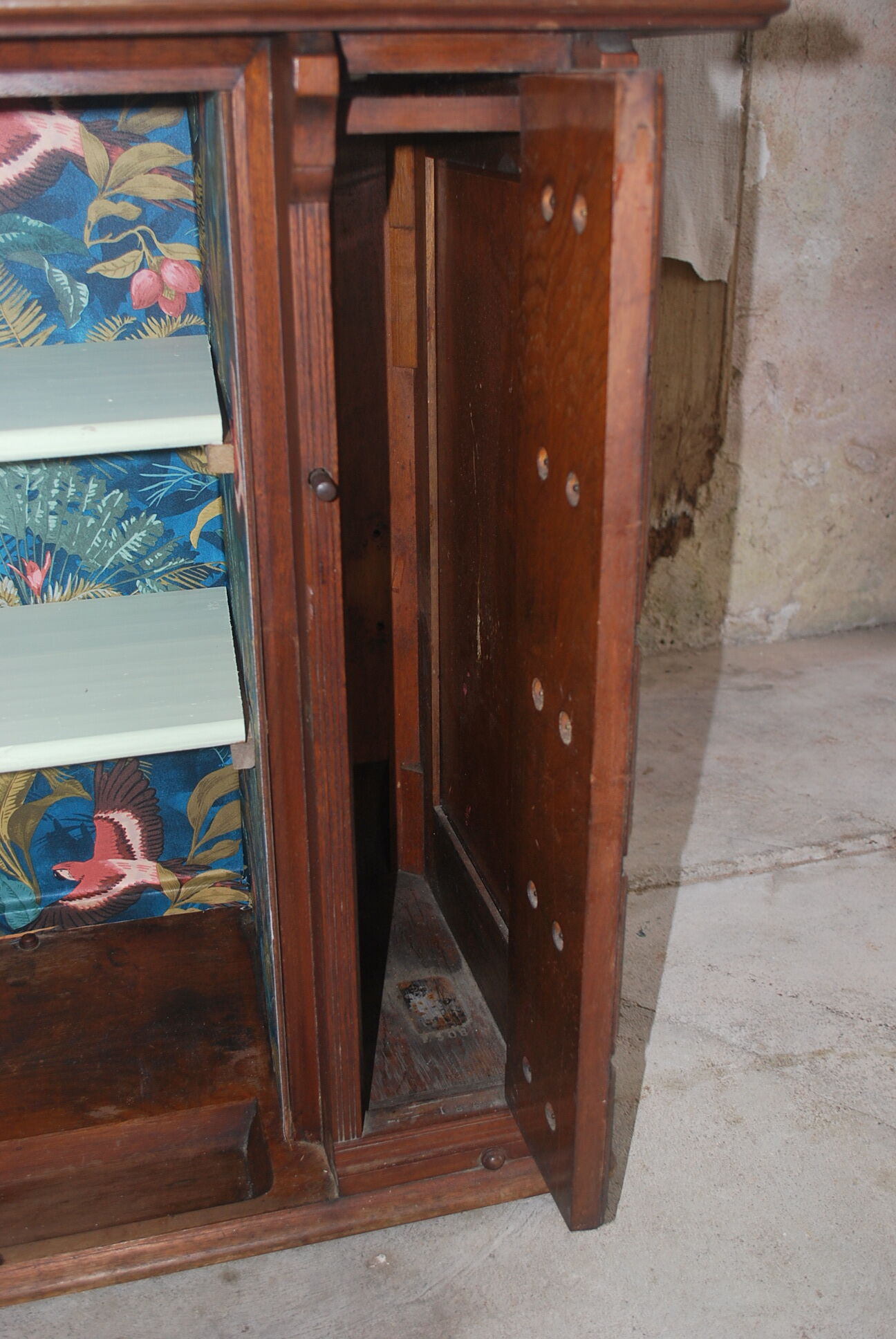 Furniture seamstress