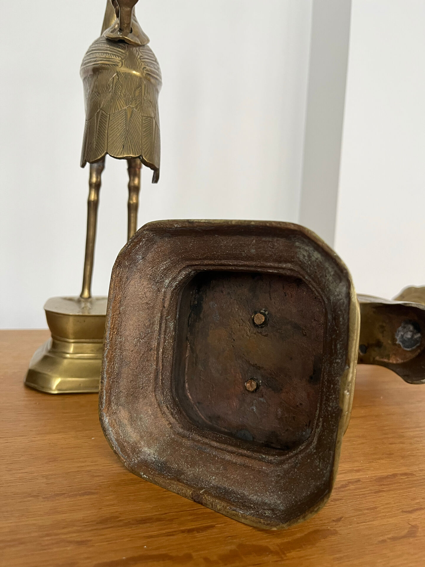 Paire de grands bougeoirs « Hérons » laiton  H45cm