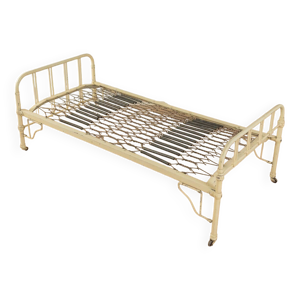 Lit en métal, années