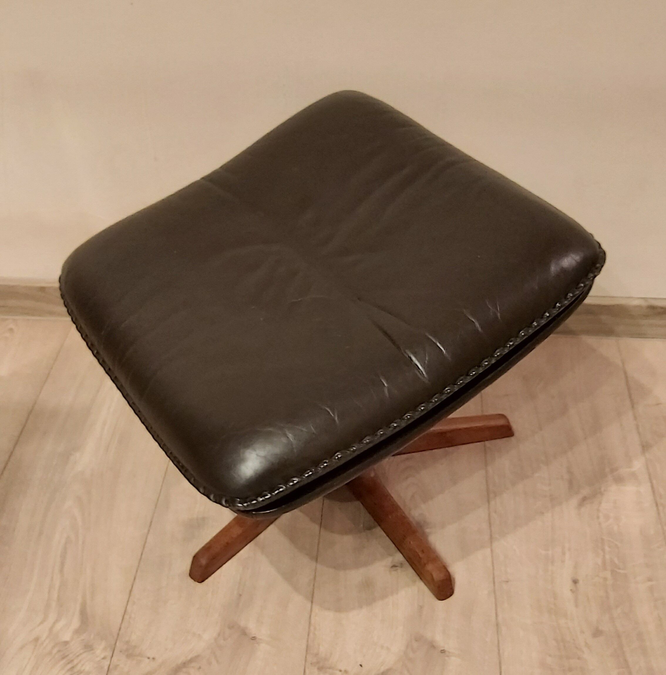 Swivel armchair with footrest, Berg Forniture, Denmark, 1970s