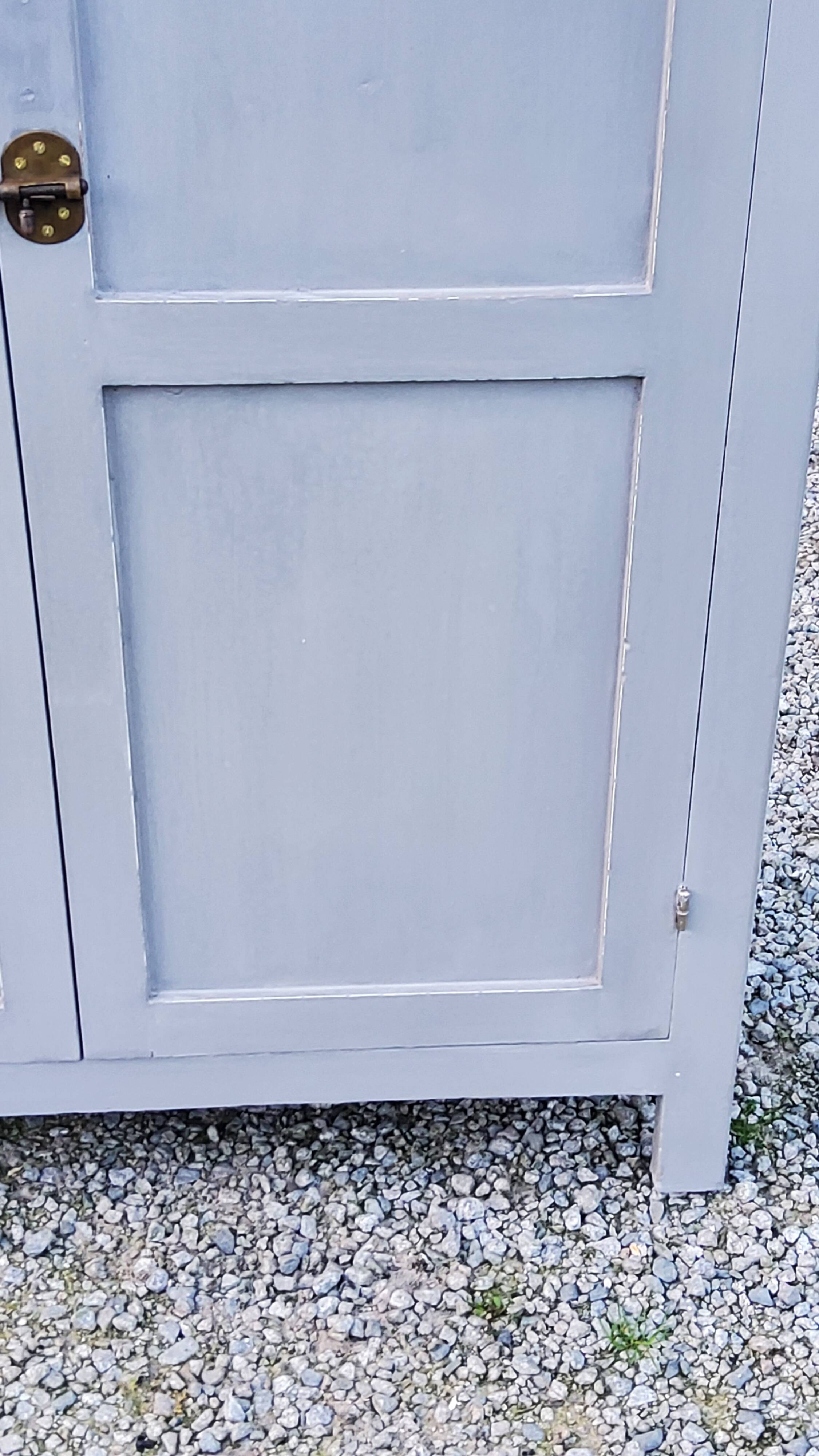 Parisian sideboard at support height from the 30s-50s with gray patina