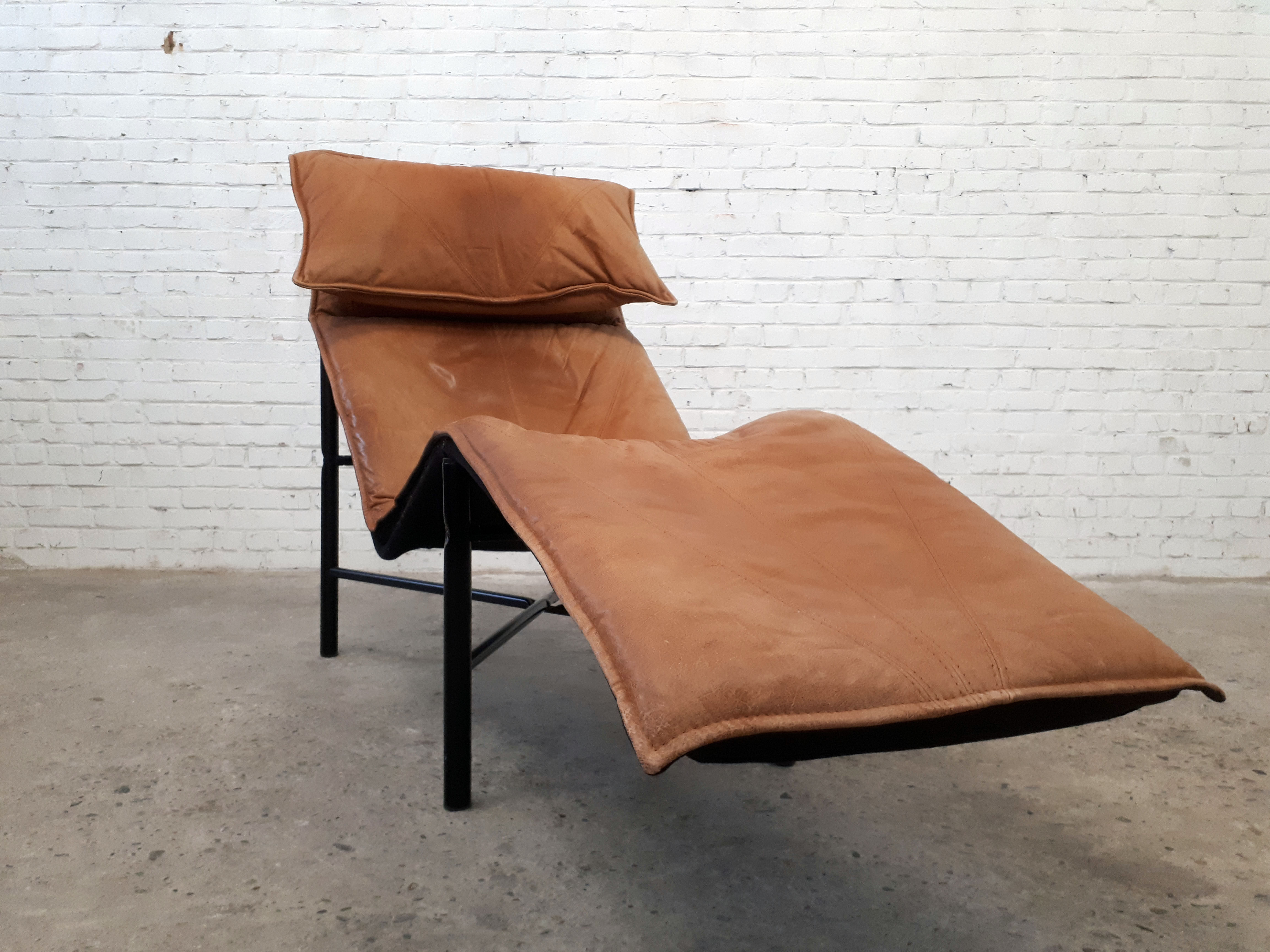 Cognac leather long chair, 'Skye' model by Tord Bjorklund, Sweden 1970s