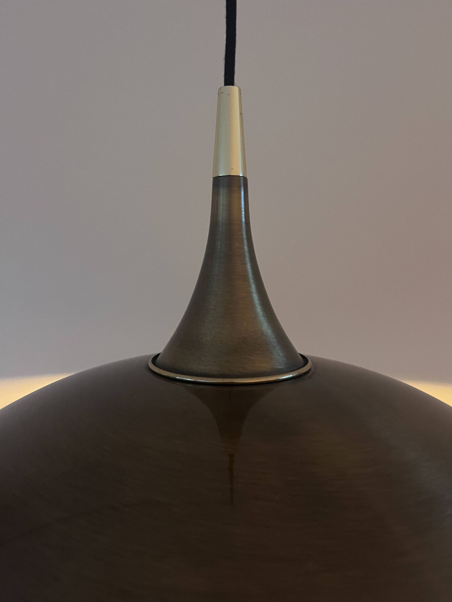 Suspension vintage en laiton attribuée à Florian Schulz - Lampe design allemande faite main