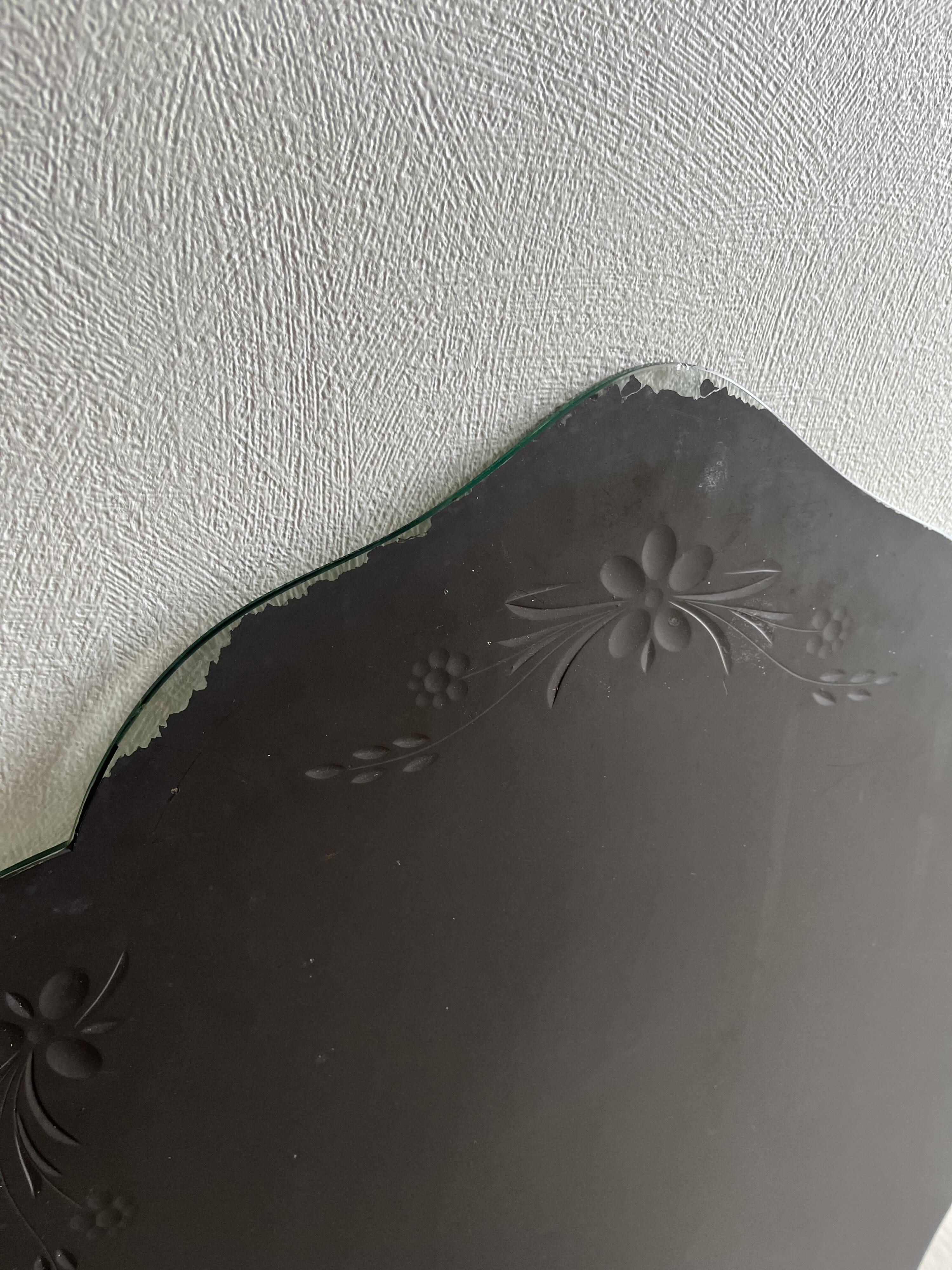 Miroir biseauté ciselé fleurs type vénitien 59x75cm