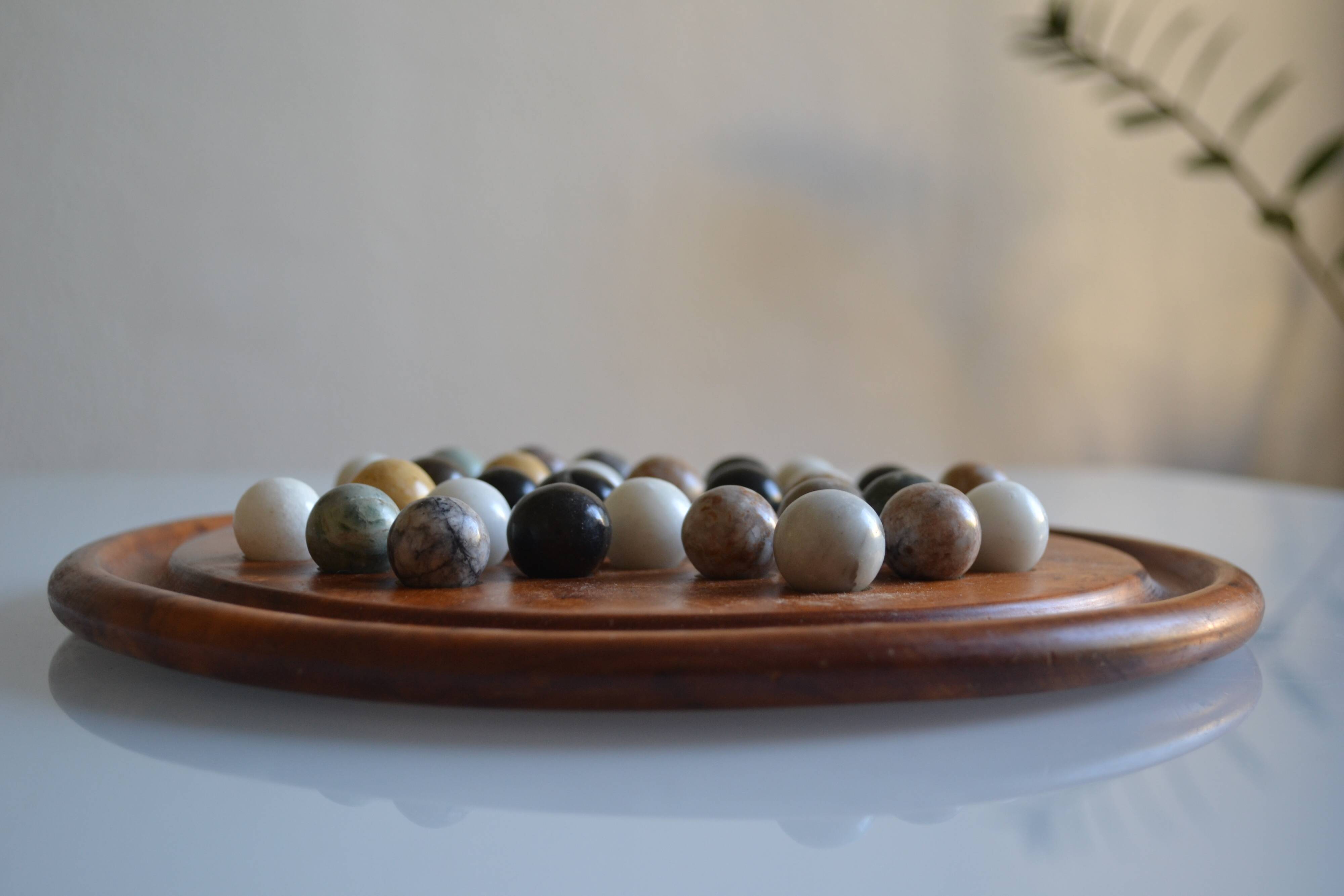 Solitaire game in exotic wood and semi-precious stones