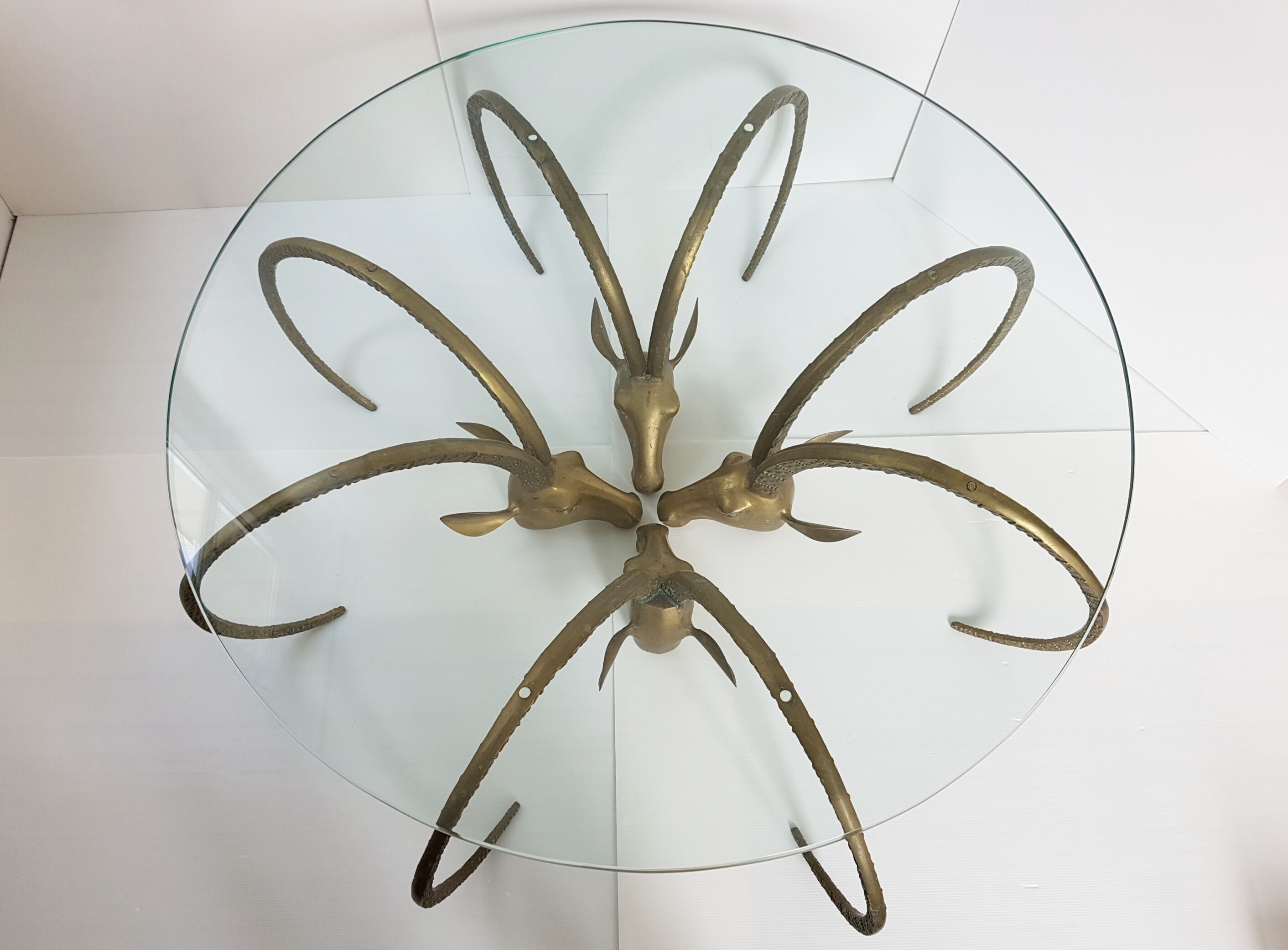 Table basse tête de bélier 1970