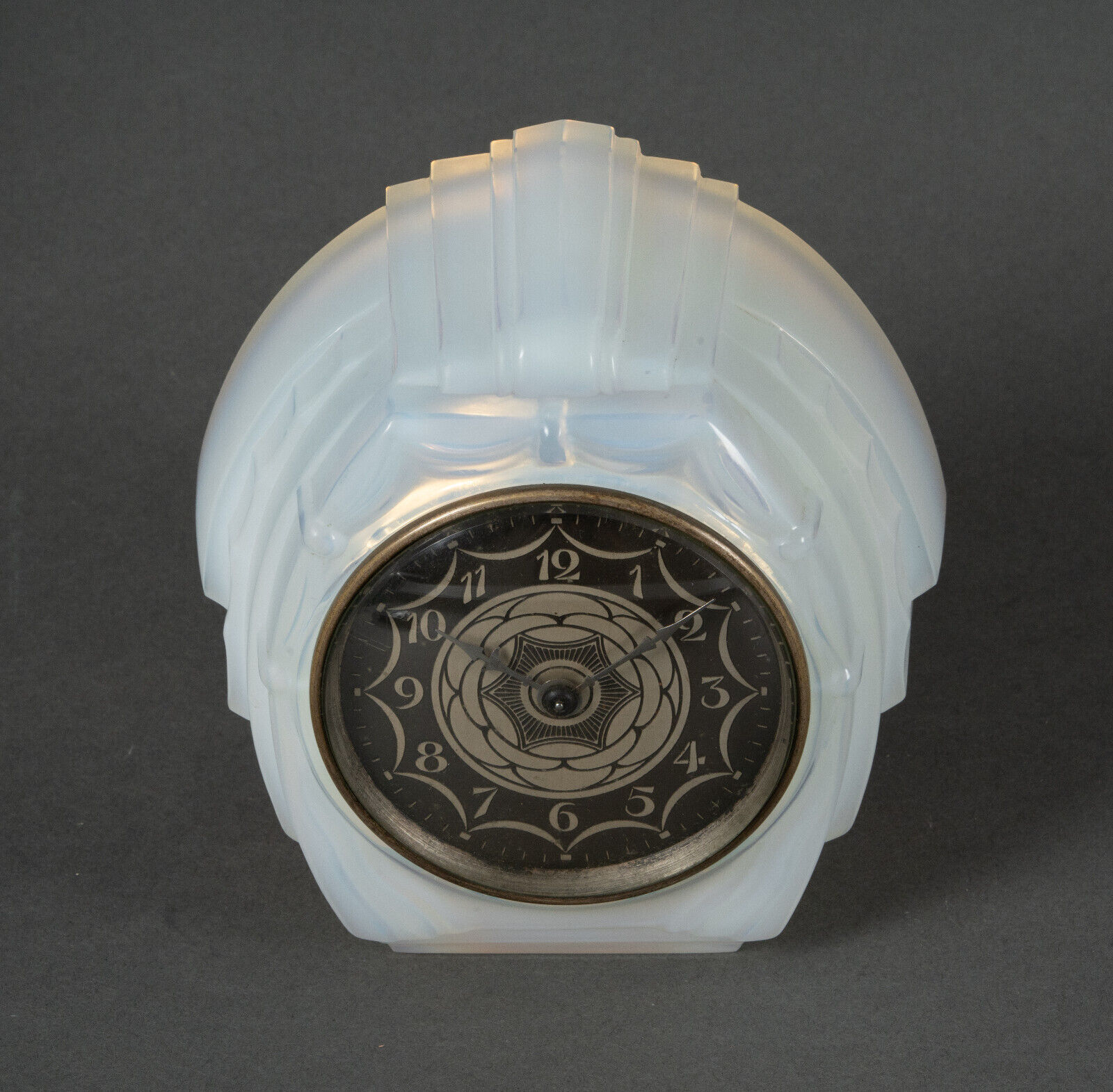 Pendule par Marius Sabino 1930