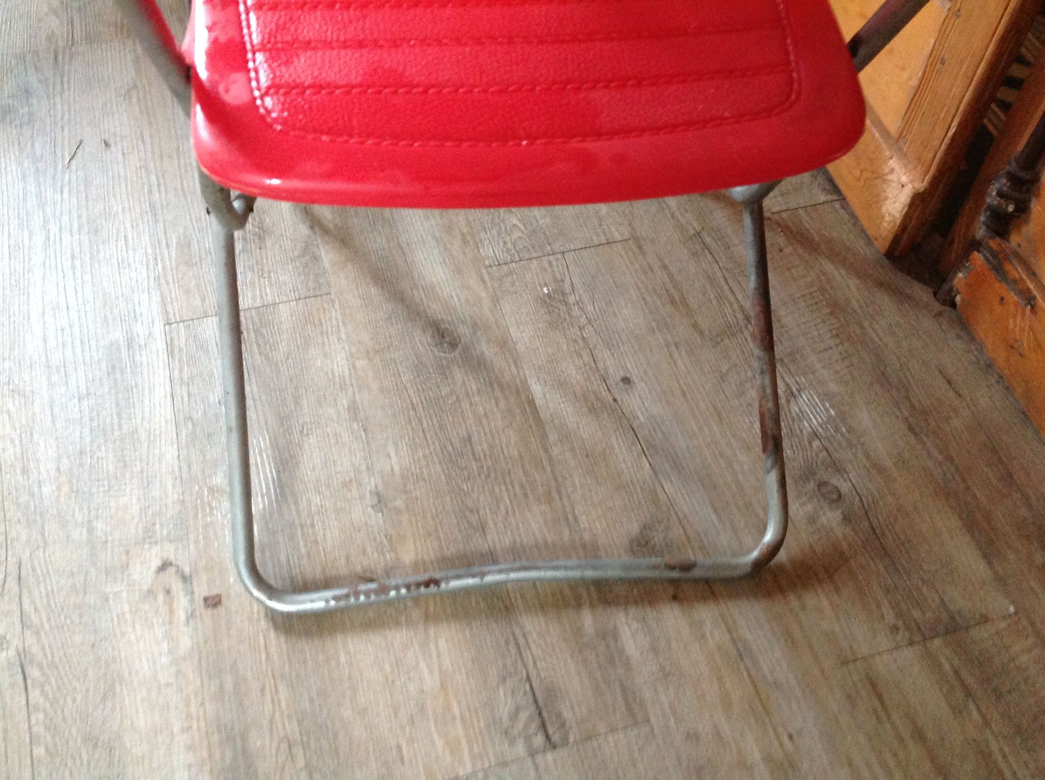 Folding child desk