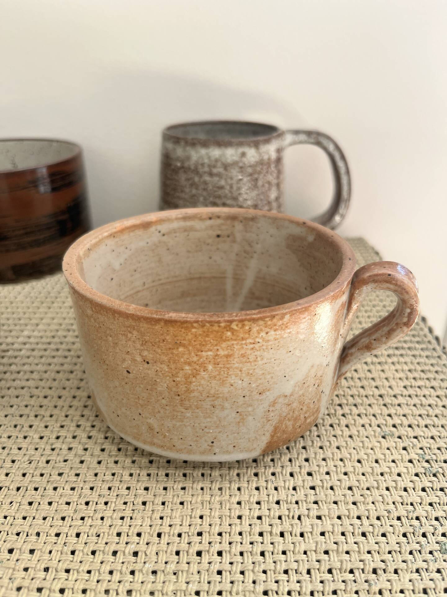 4 stoneware cups