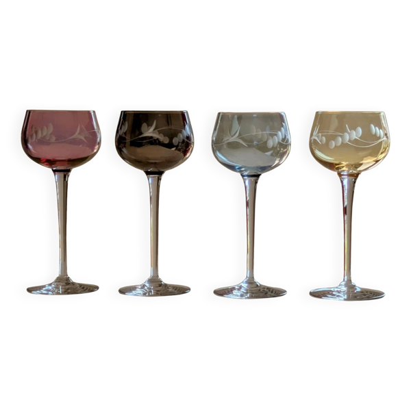 Série de 4 Verres à Vin en Cristal de Couleur  ''Harlequin'' Gravés Main 1960