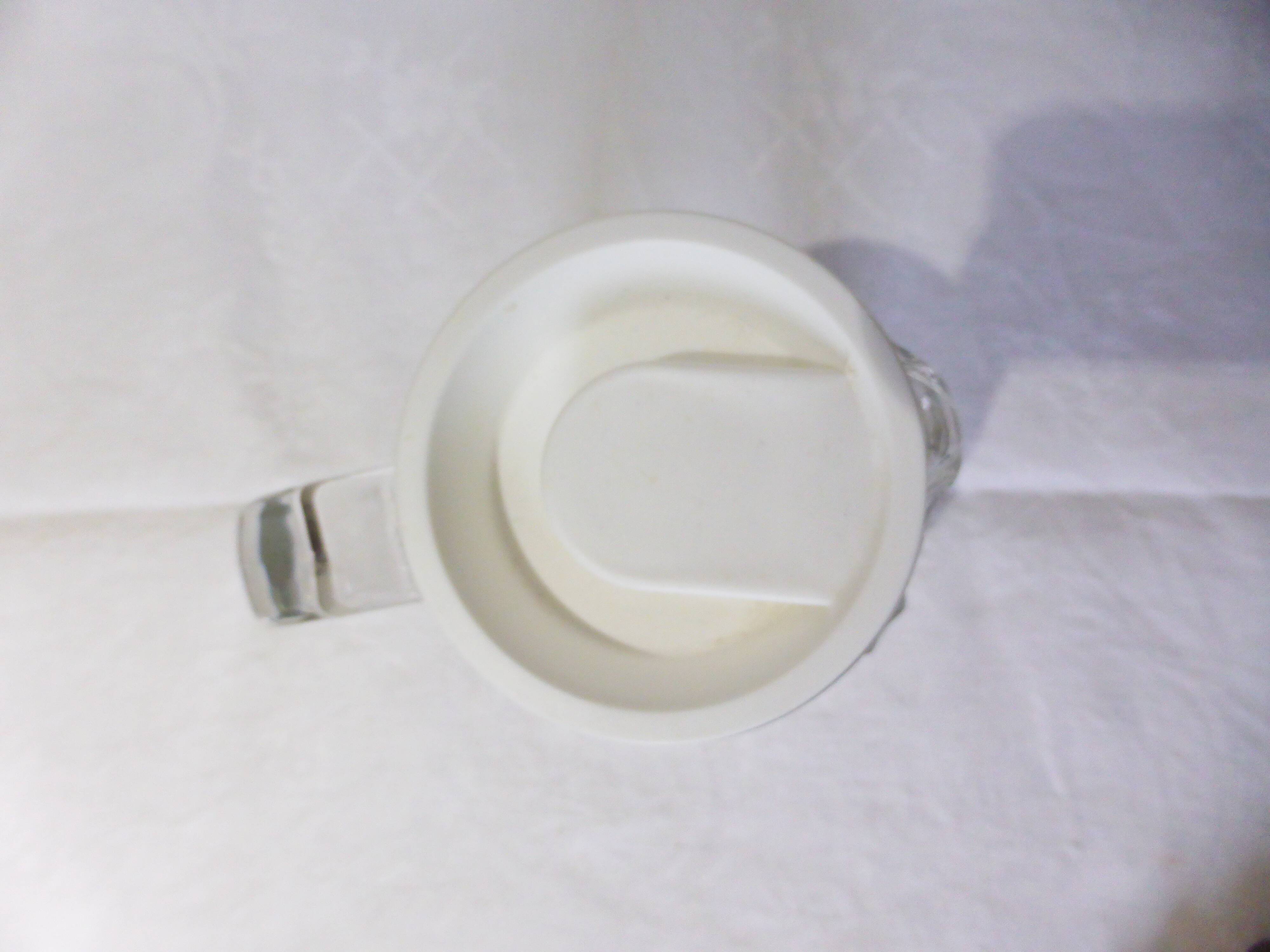 Lemonade pitcher in glass 211285