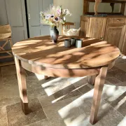 Extendable round table from the 1970s