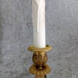 Paire de lampes bougeoirs en bronze ciselé