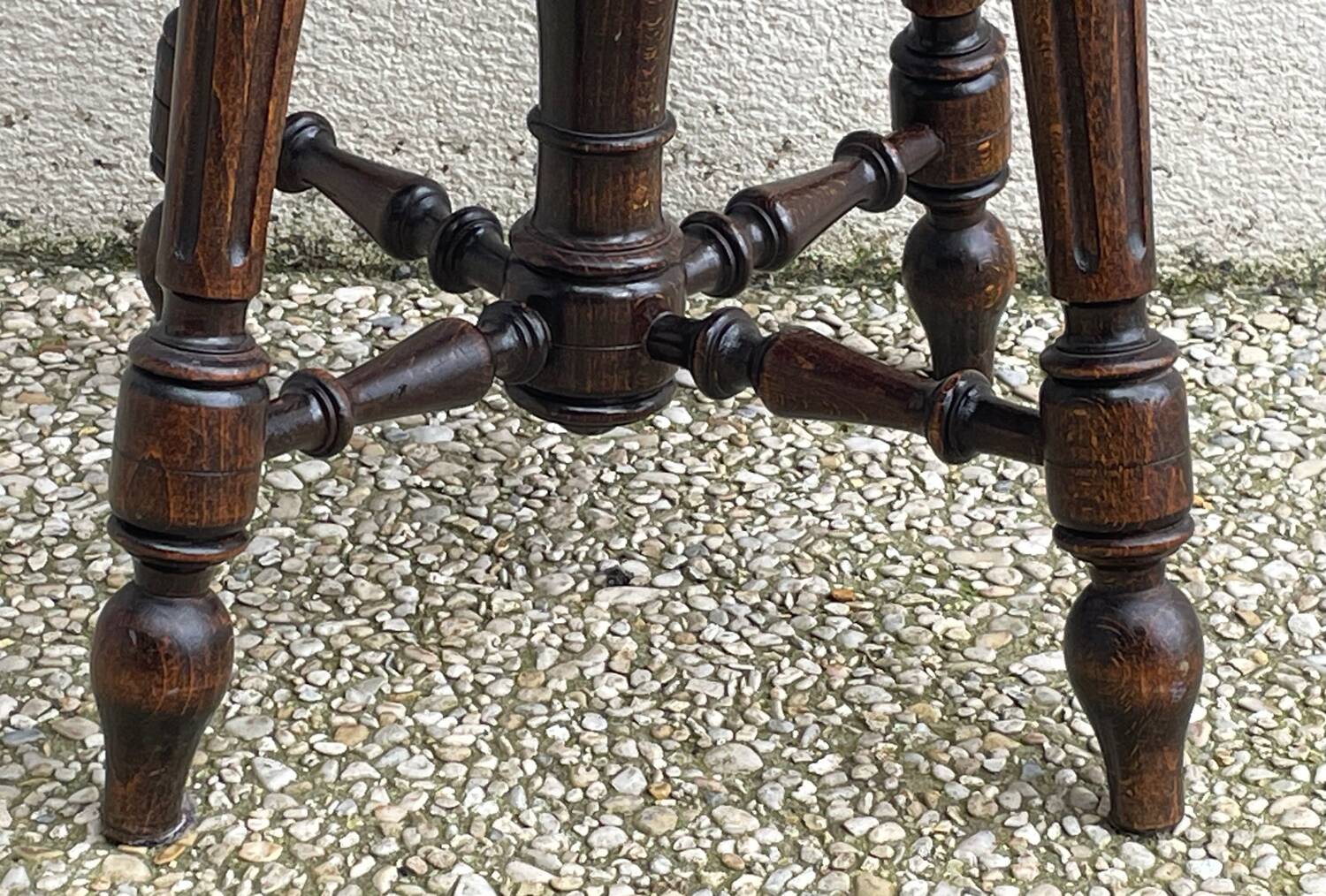 Napoleon III piano stool