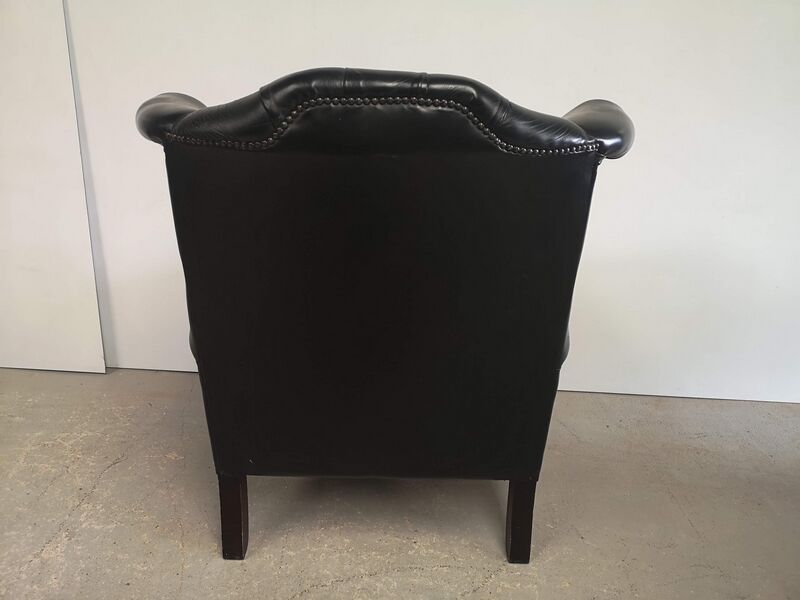 Fauteuil bergère chesterfield cuir noir