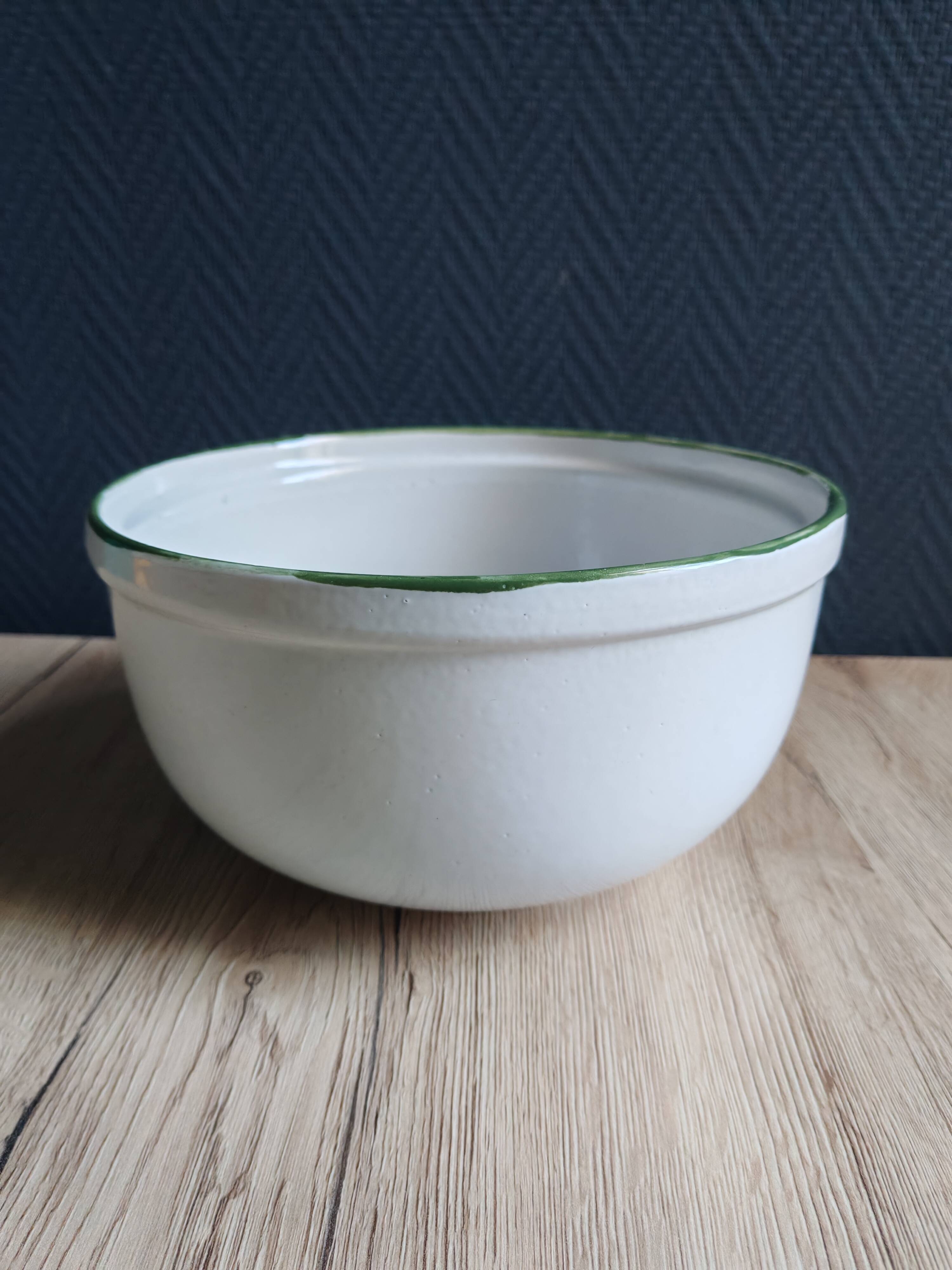 Saladier vintage faïence blanche oiseau exotique style Moustiers